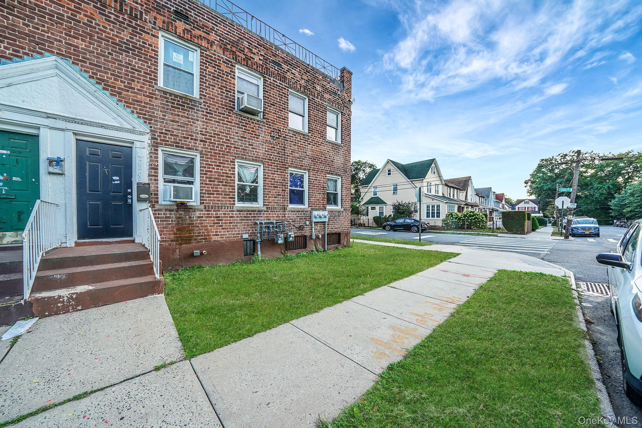 20202 109th Avenue, Saint Albans, NY 11412