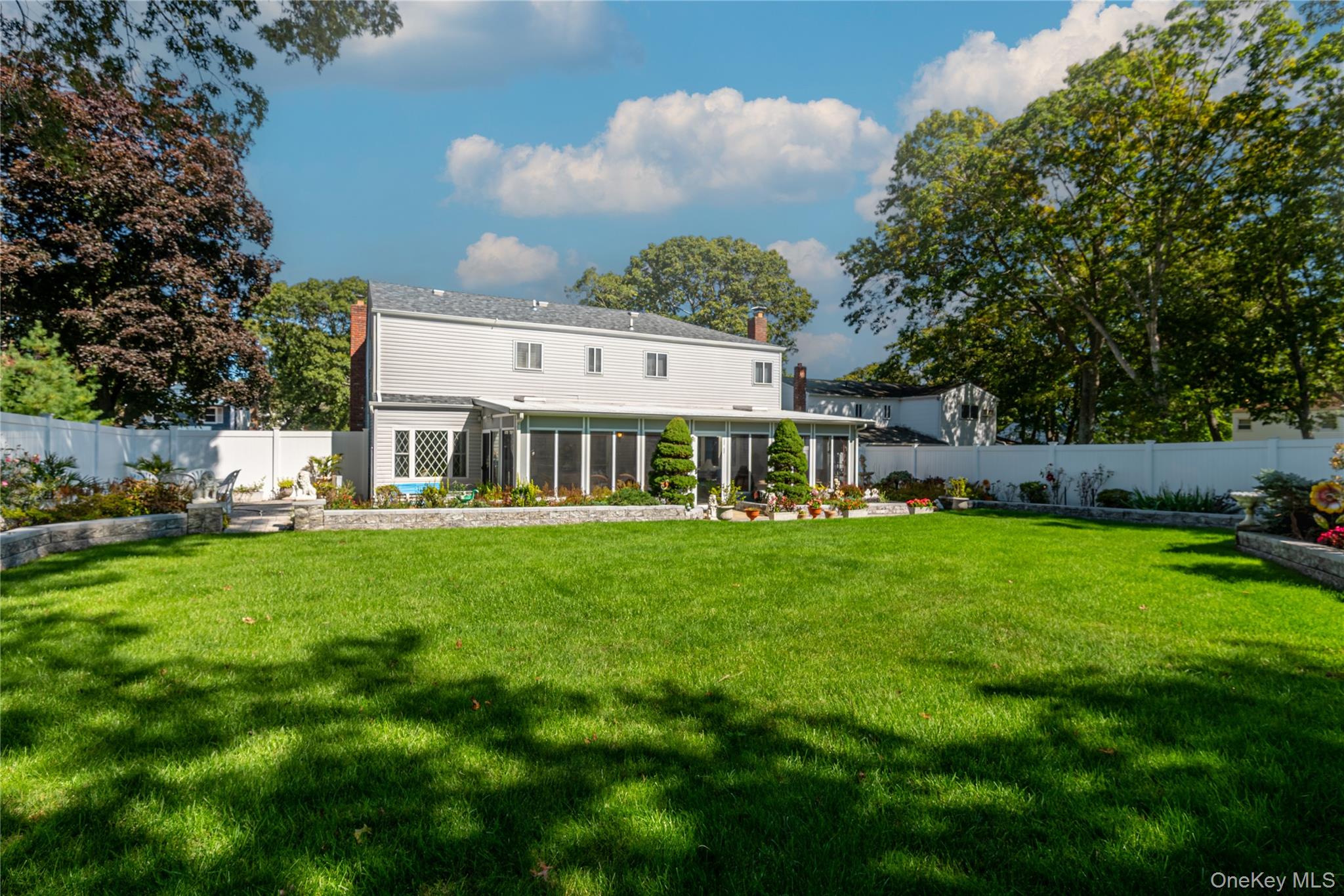 6 Linden Street, Selden, NY 11784