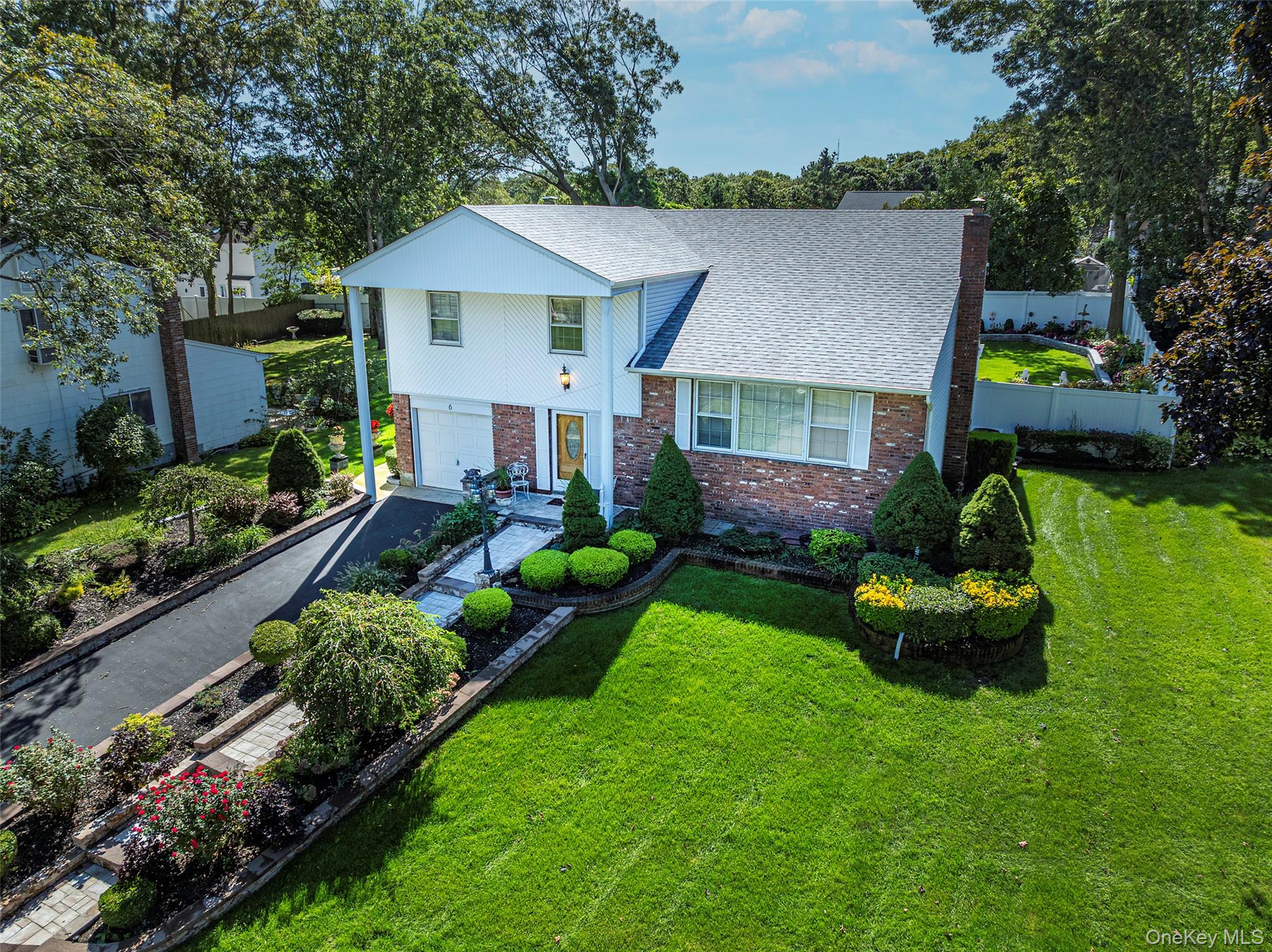 6 Linden Street, Selden, NY 11784