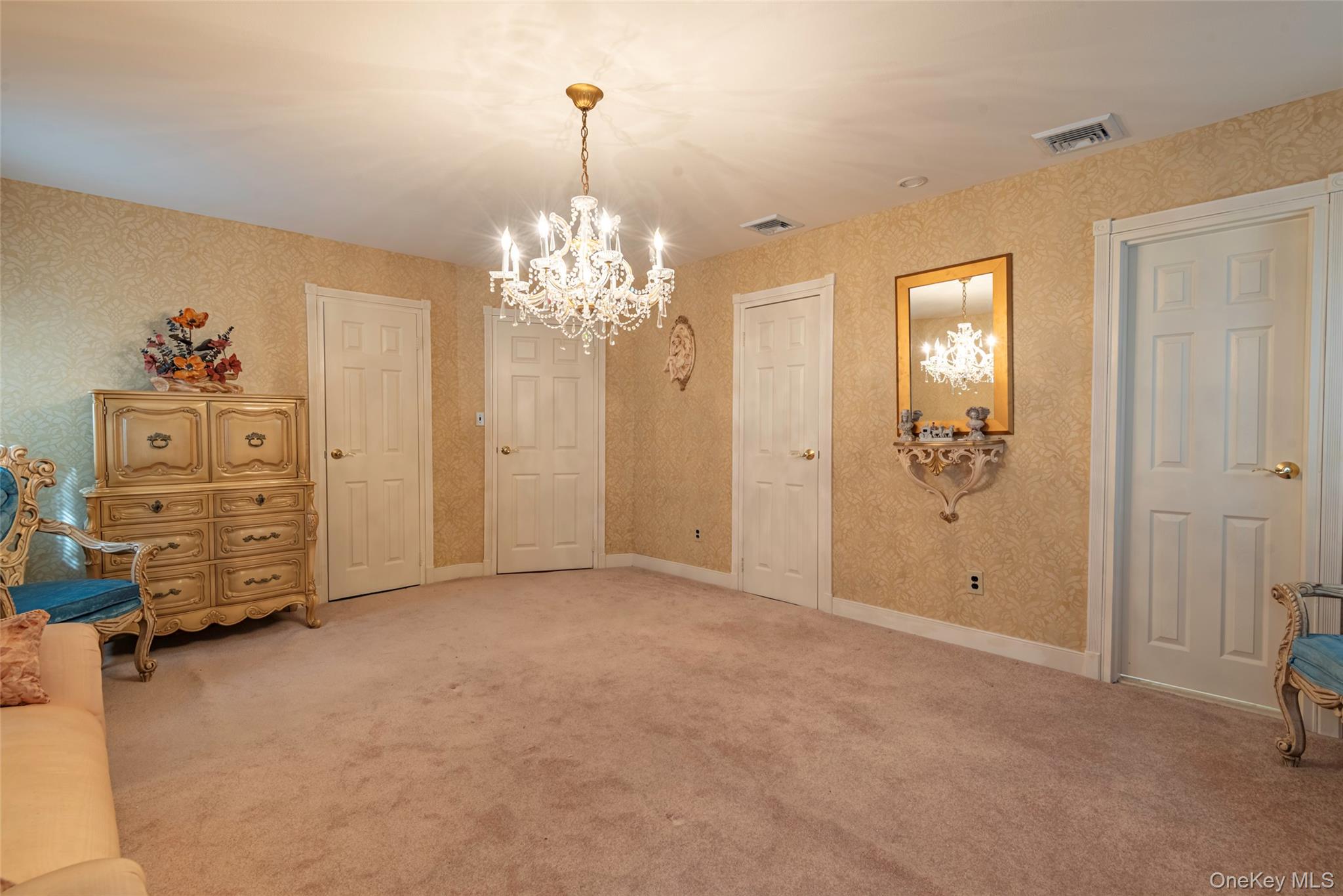 6 Linden Street, Selden, NY 11784