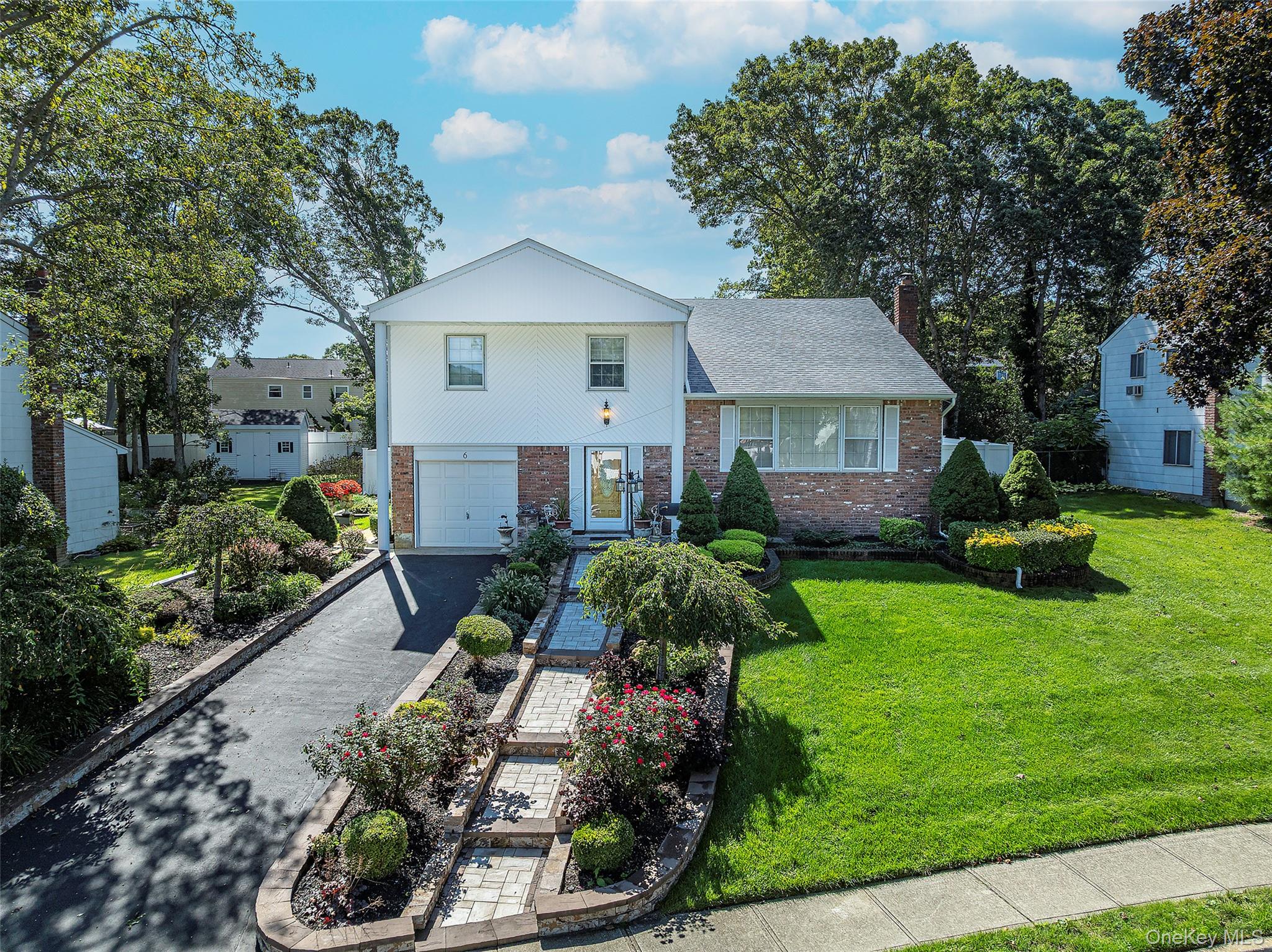 6 Linden Street, Selden, NY 11784
