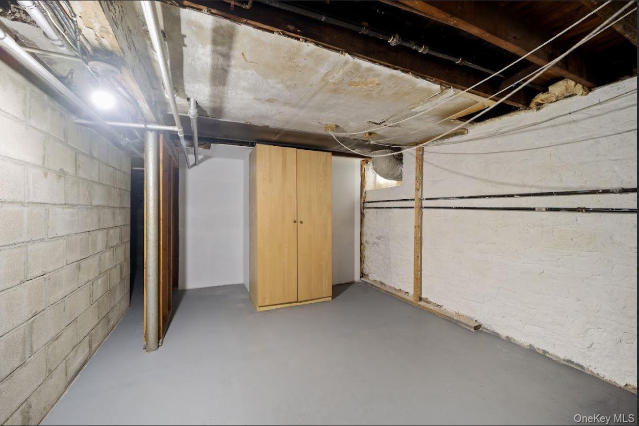 6185 Grove Street, Ridgewood, NY 11385