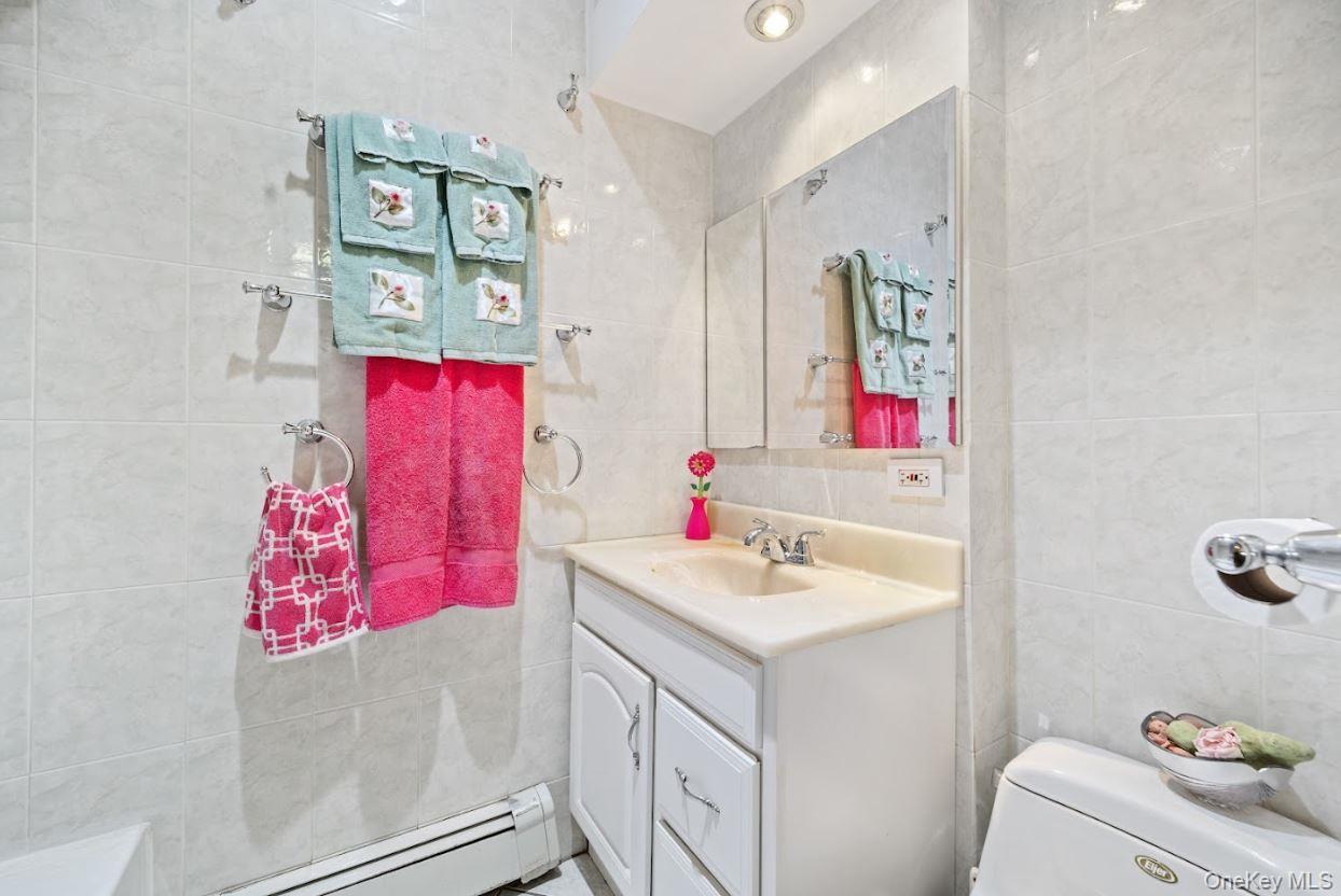 6185 Grove Street, Ridgewood, NY 11385