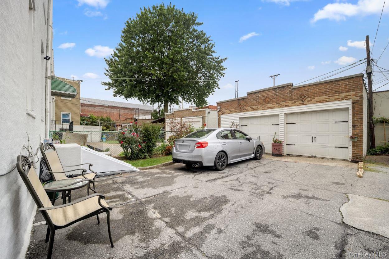 6185 Grove Street, Ridgewood, NY 11385