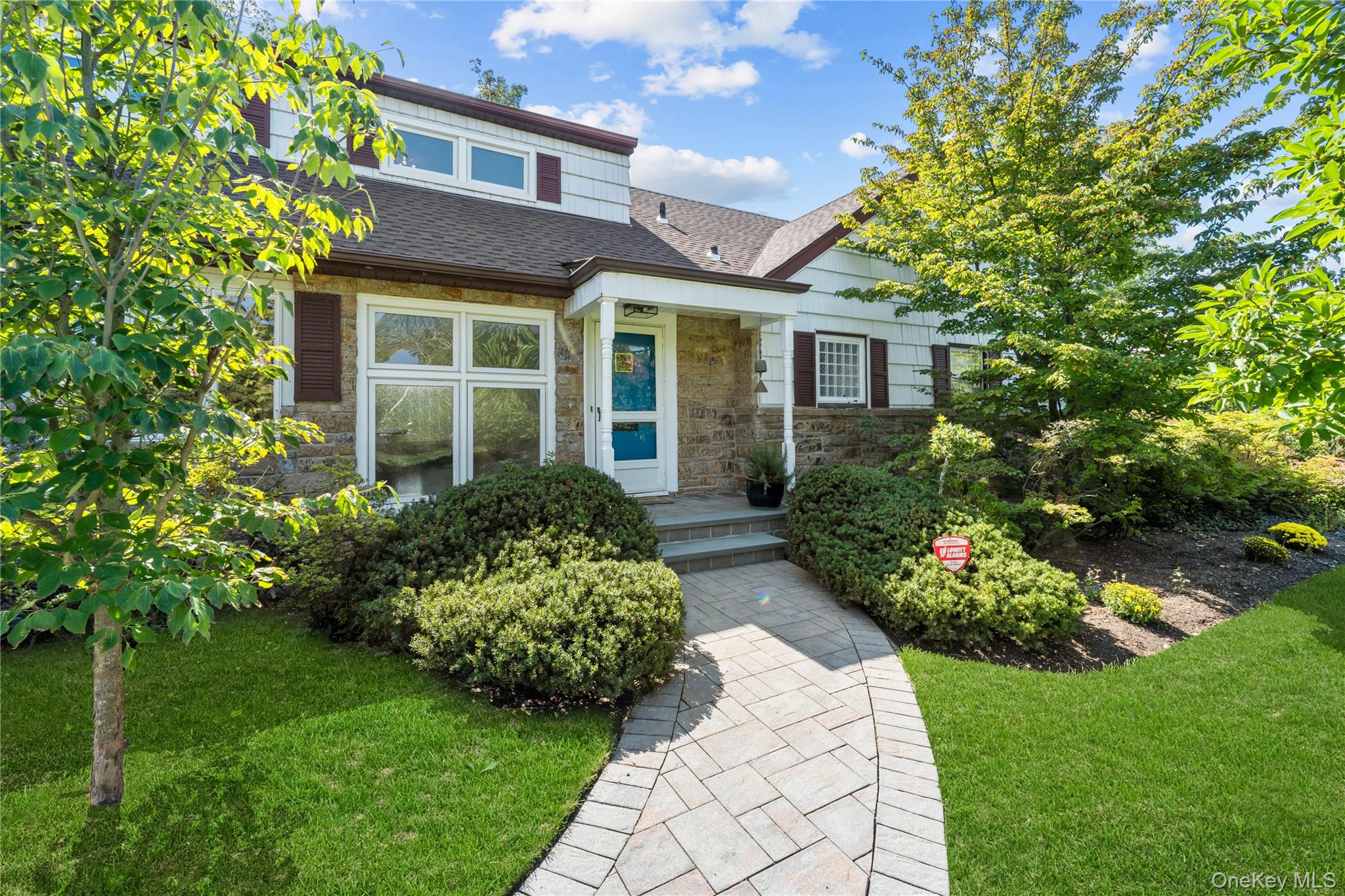 1 Willow Lane, Hewlett Harbor, NY 11557