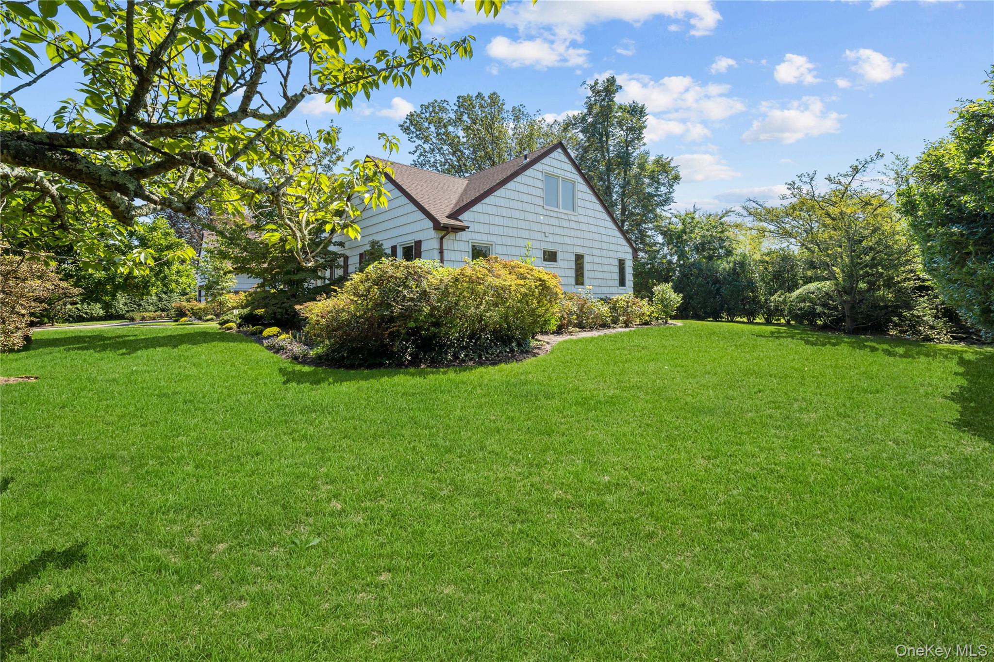 1 Willow Lane, Hewlett Harbor, NY 11557