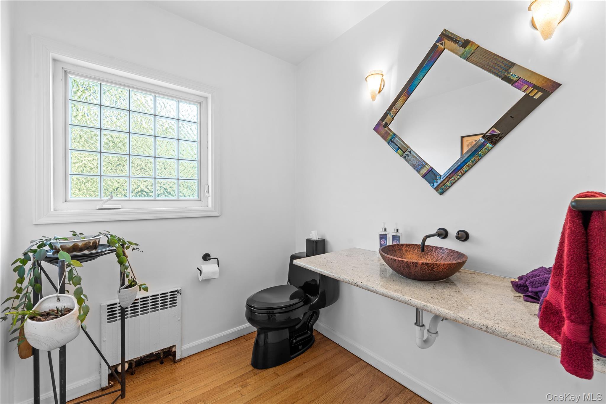 1 Willow Lane, Hewlett Harbor, NY 11557