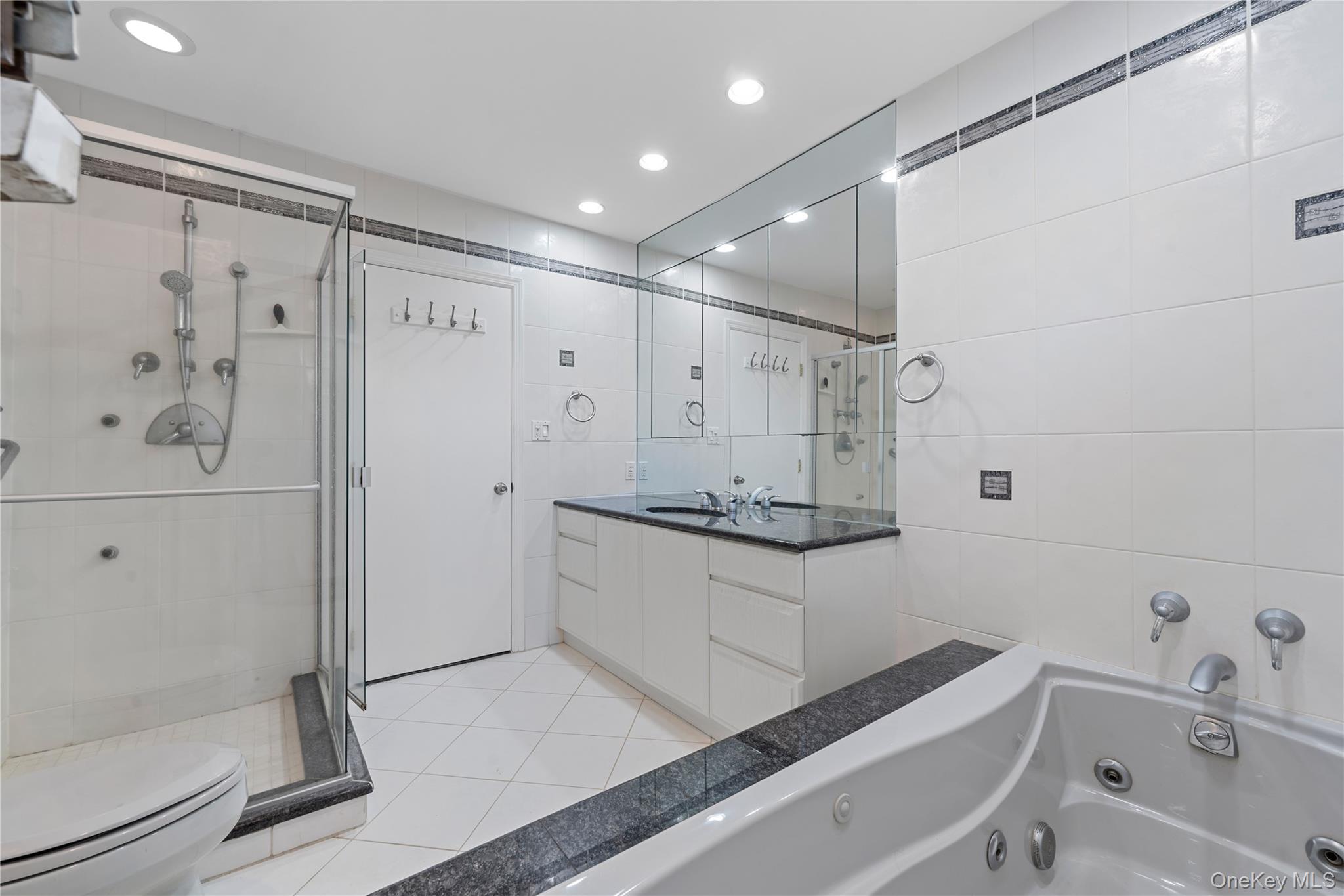 1 Willow Lane, Hewlett Harbor, NY 11557