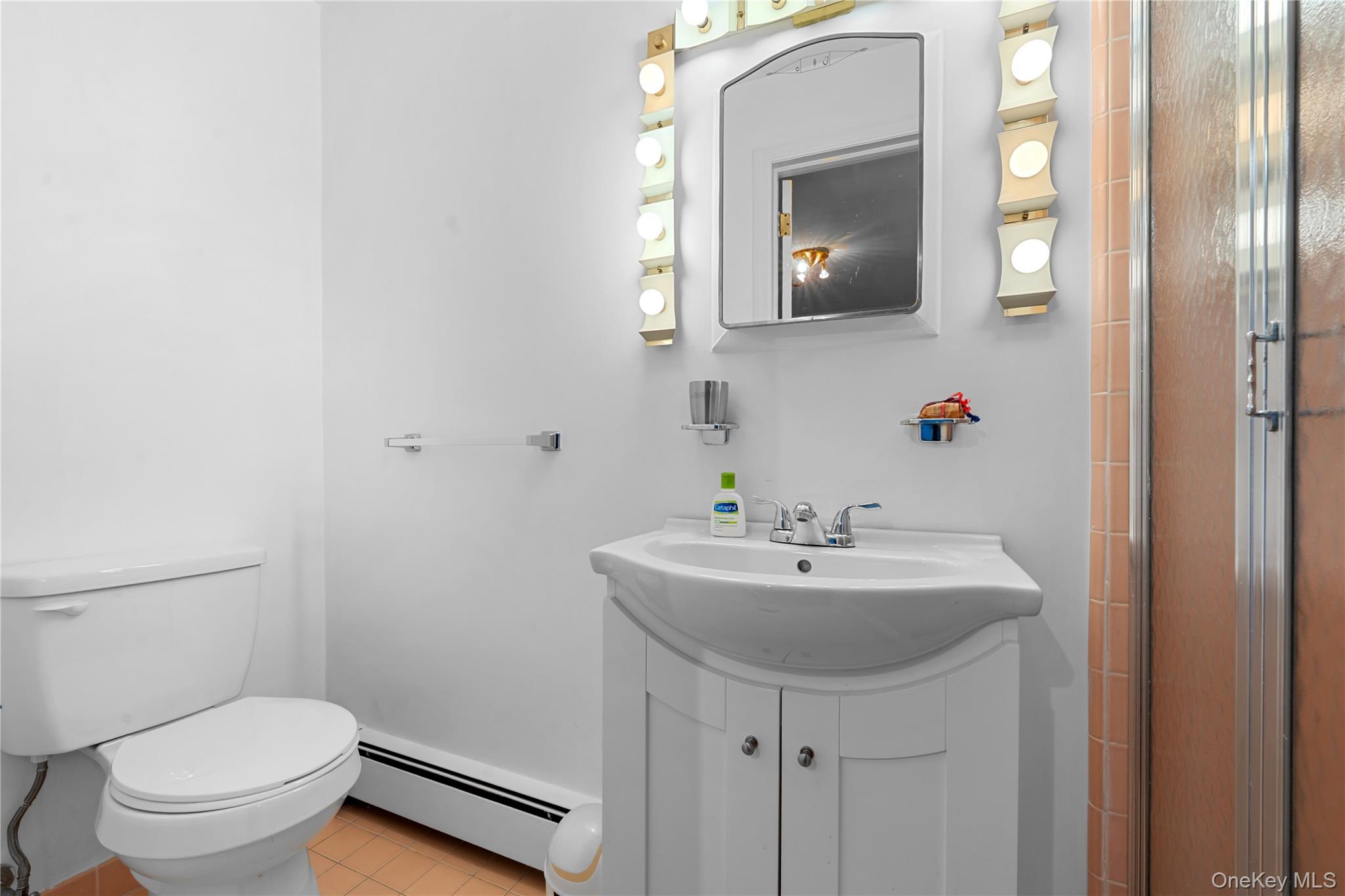 1 Willow Lane, Hewlett Harbor, NY 11557