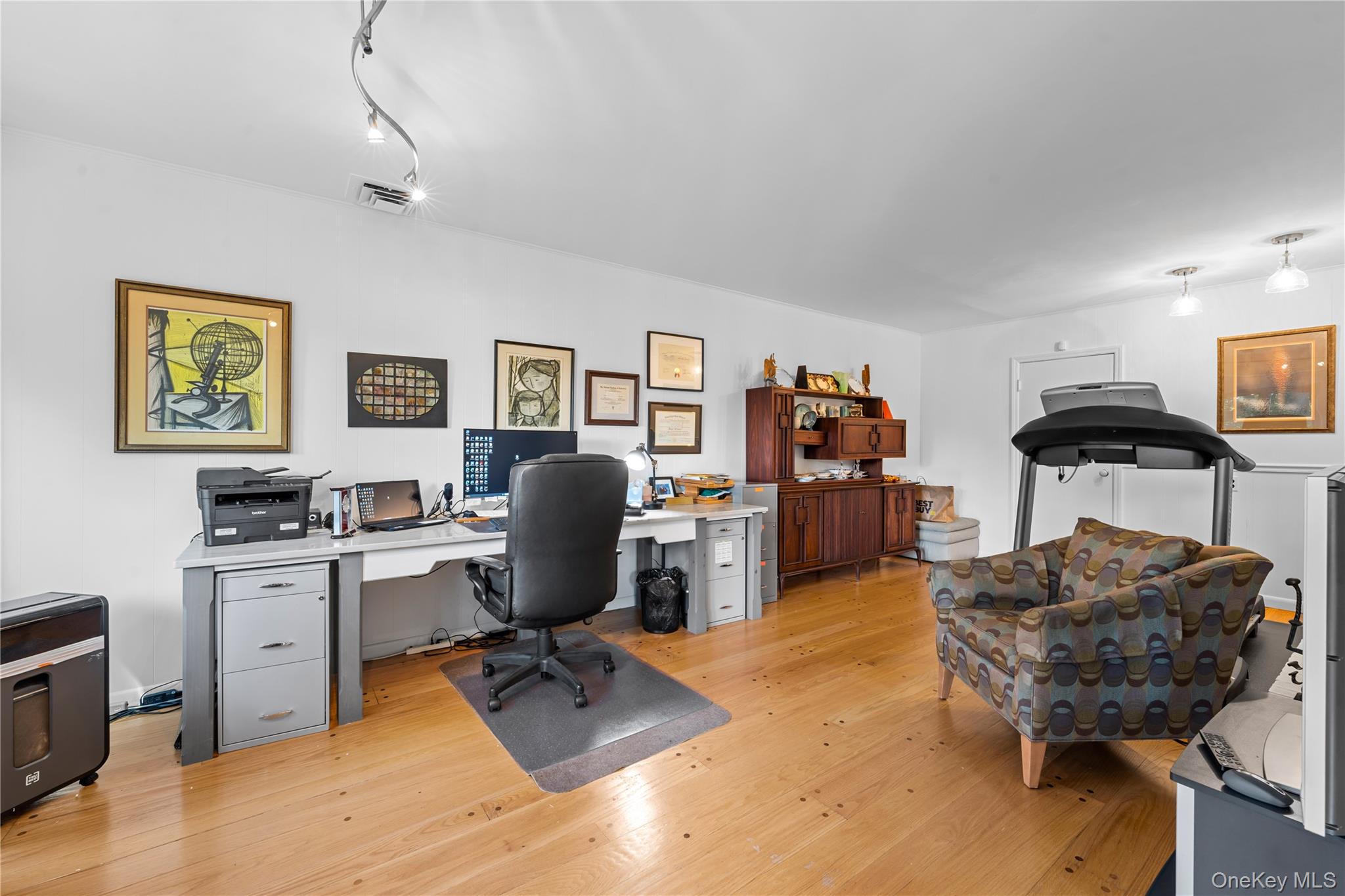 1 Willow Lane, Hewlett Harbor, NY 11557