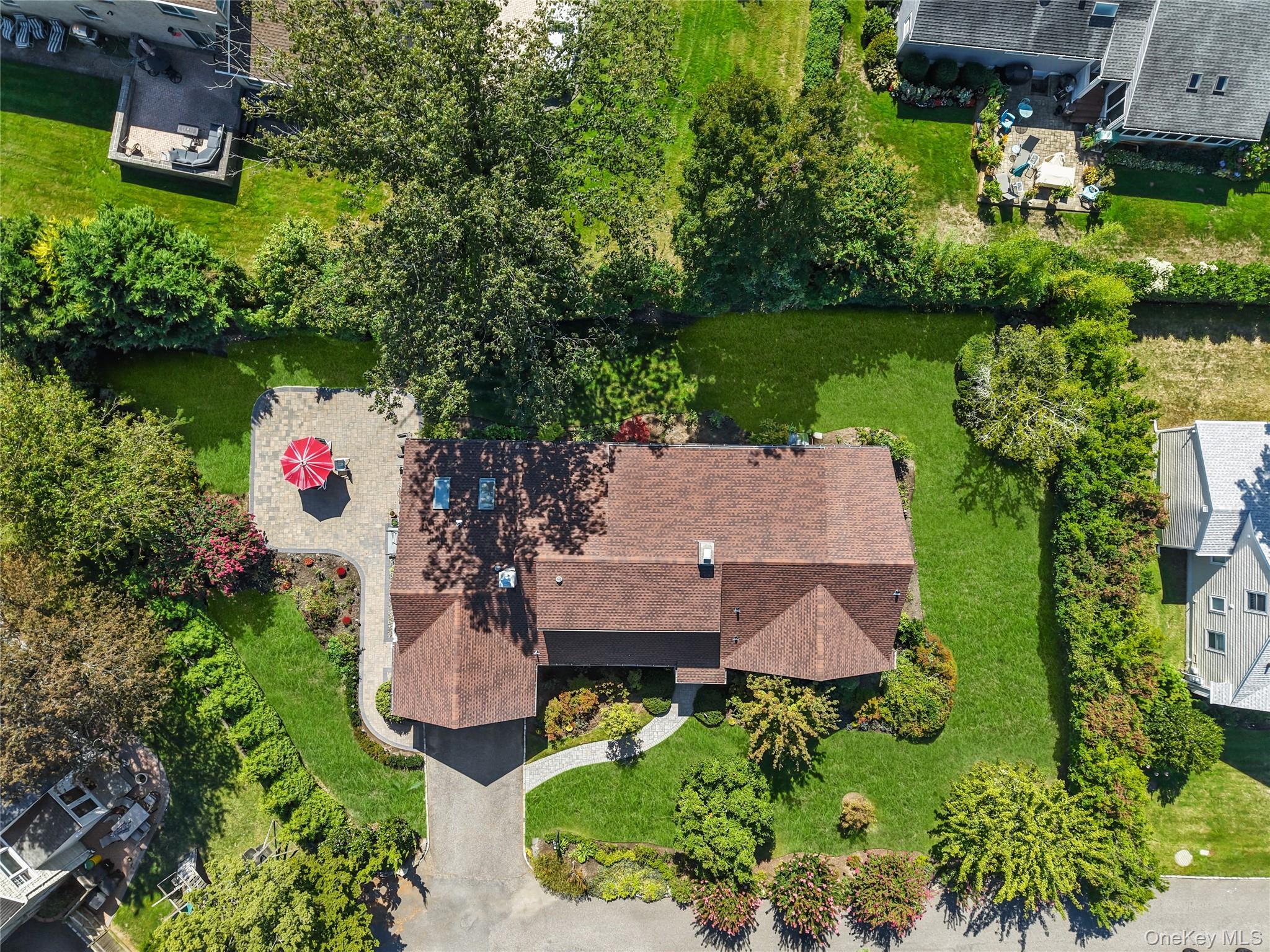 1 Willow Lane, Hewlett Harbor, NY 11557