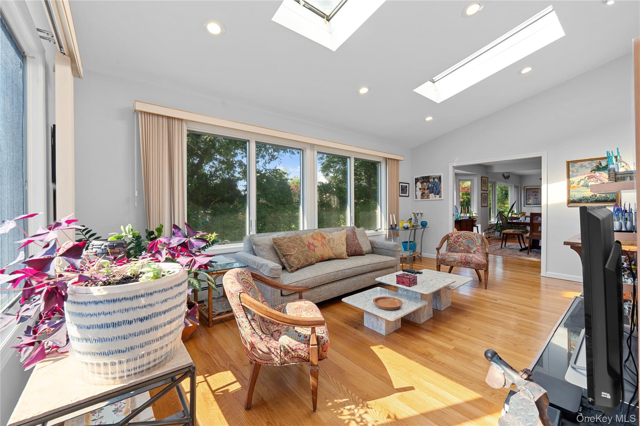 1 Willow Lane, Hewlett Harbor, NY 11557