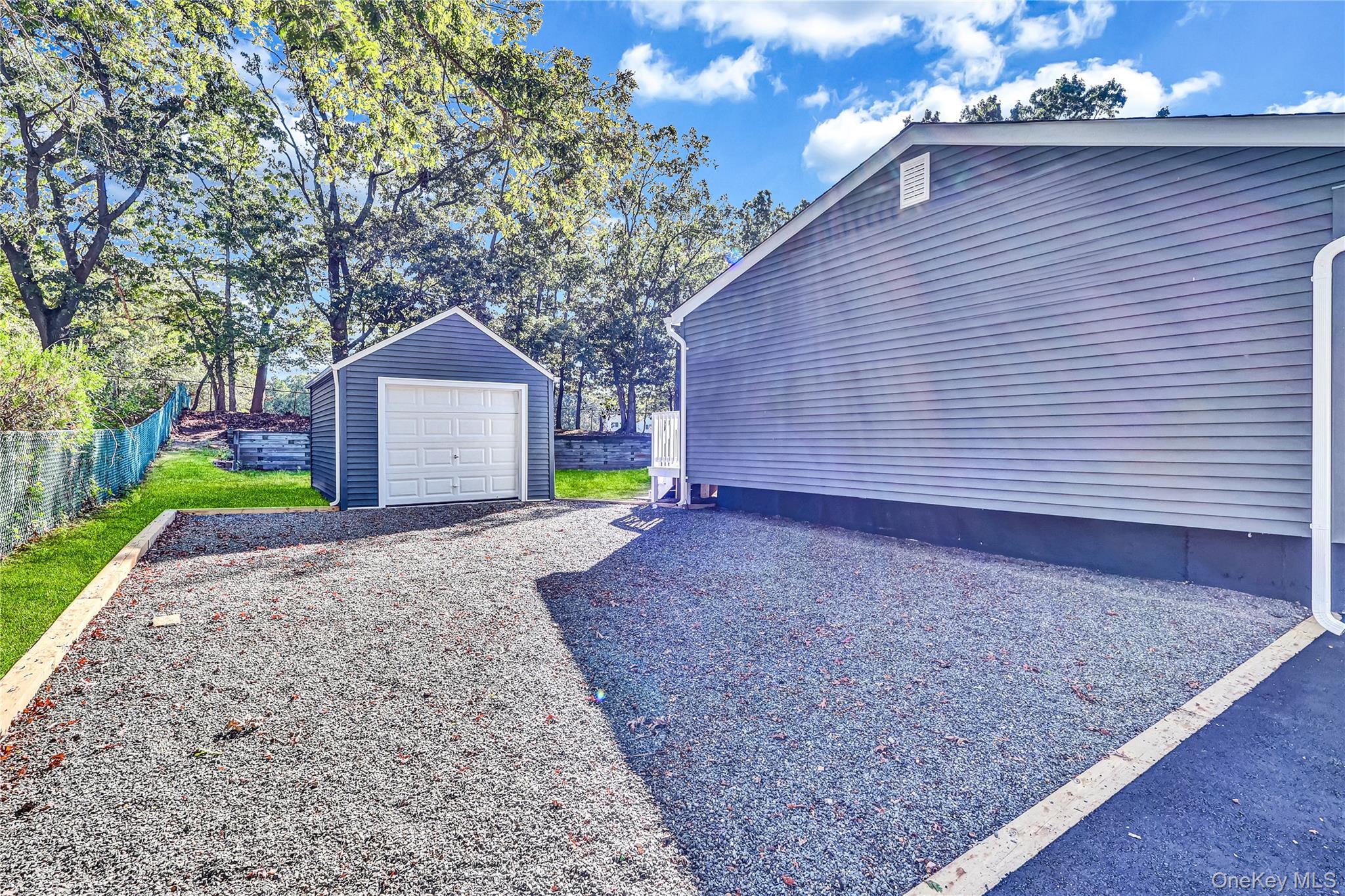 31 Fawn Lane W, South Setauket, NY 11720