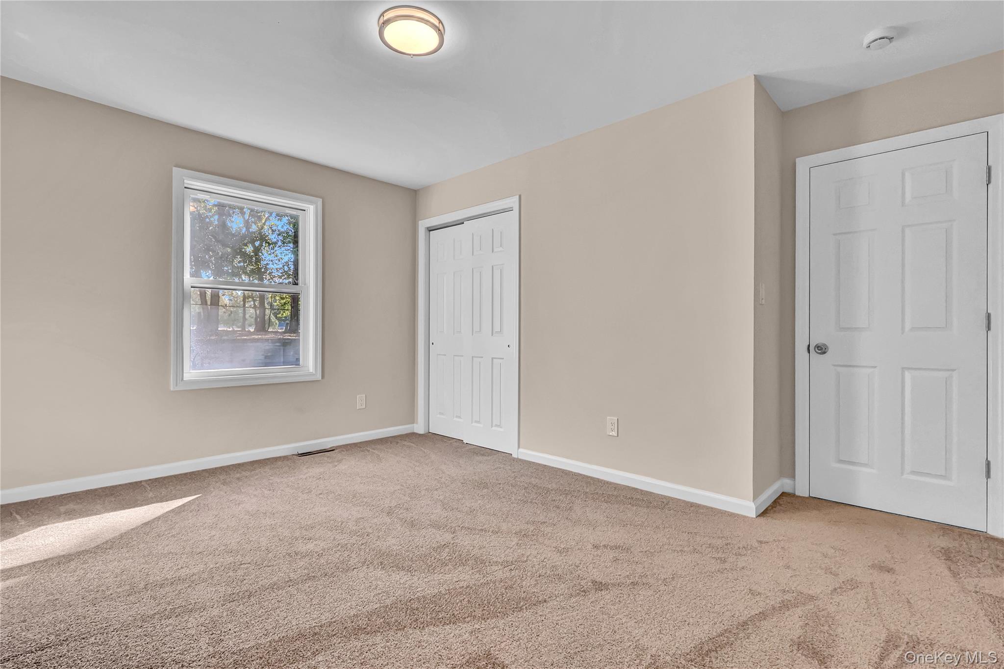 31 Fawn Lane W, South Setauket, NY 11720