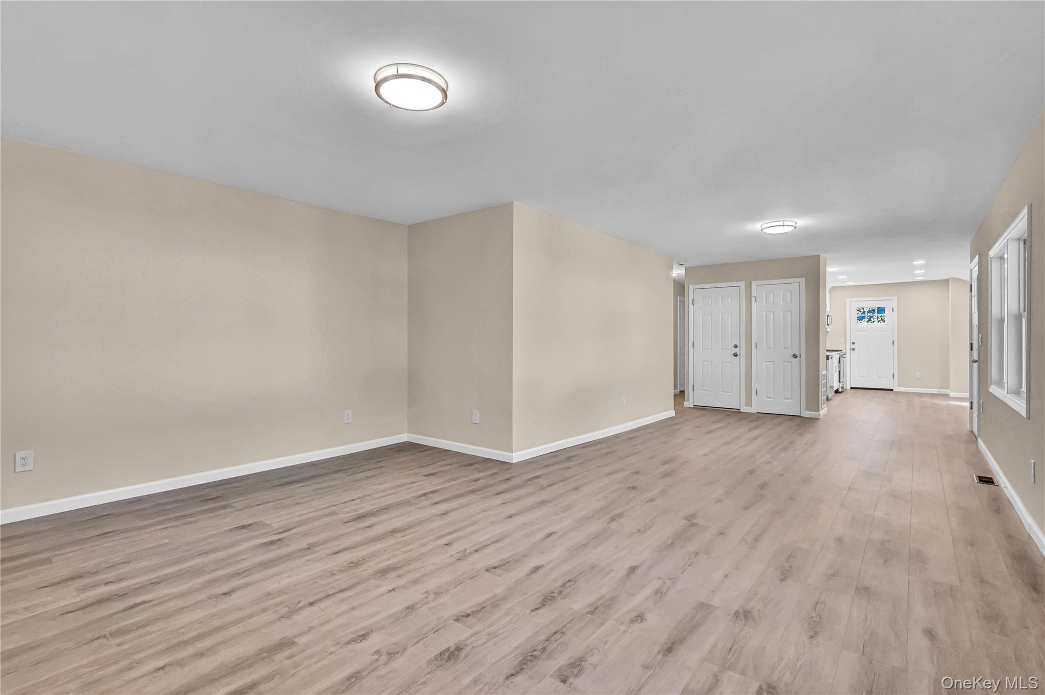 31 Fawn Lane W, South Setauket, NY 11720