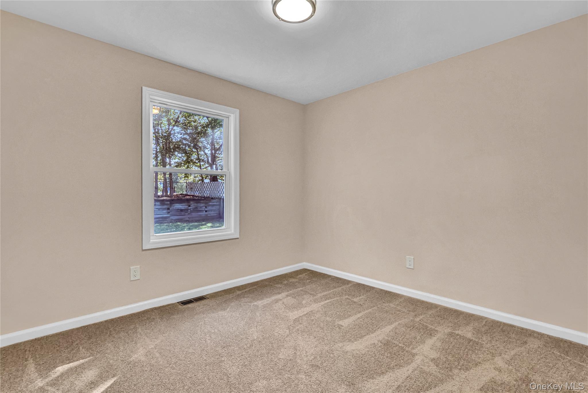 31 Fawn Lane W, South Setauket, NY 11720