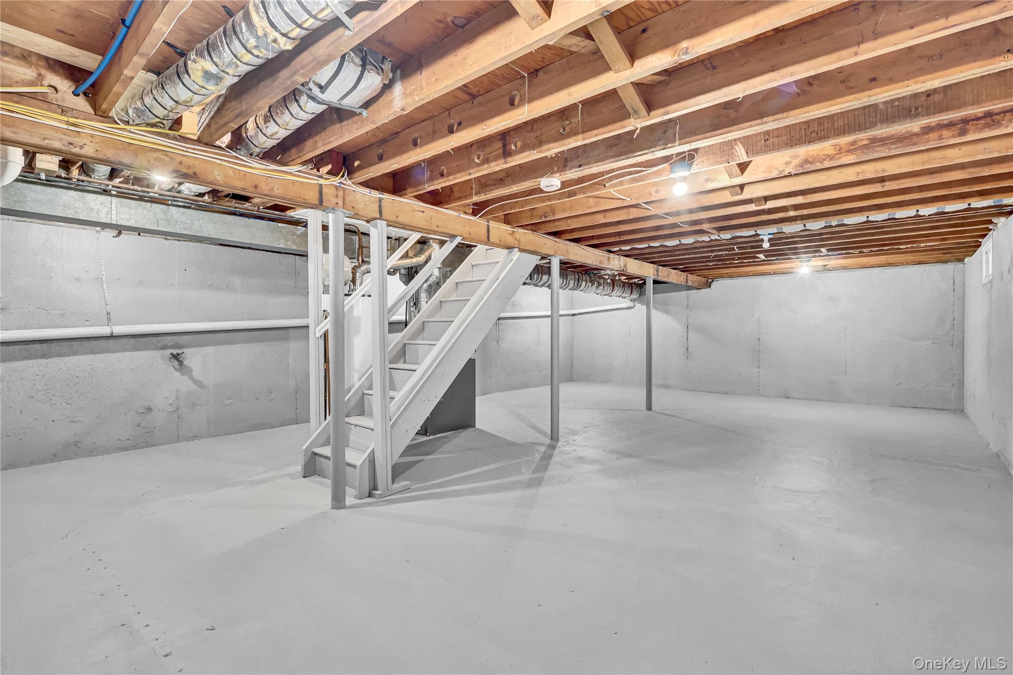 31 Fawn Lane W, South Setauket, NY 11720