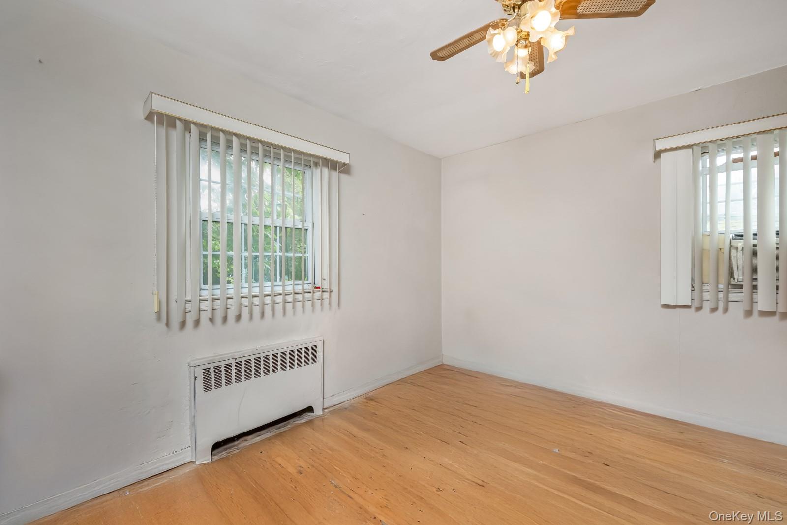 34 Midland Road, Roslyn Heights, NY 11577