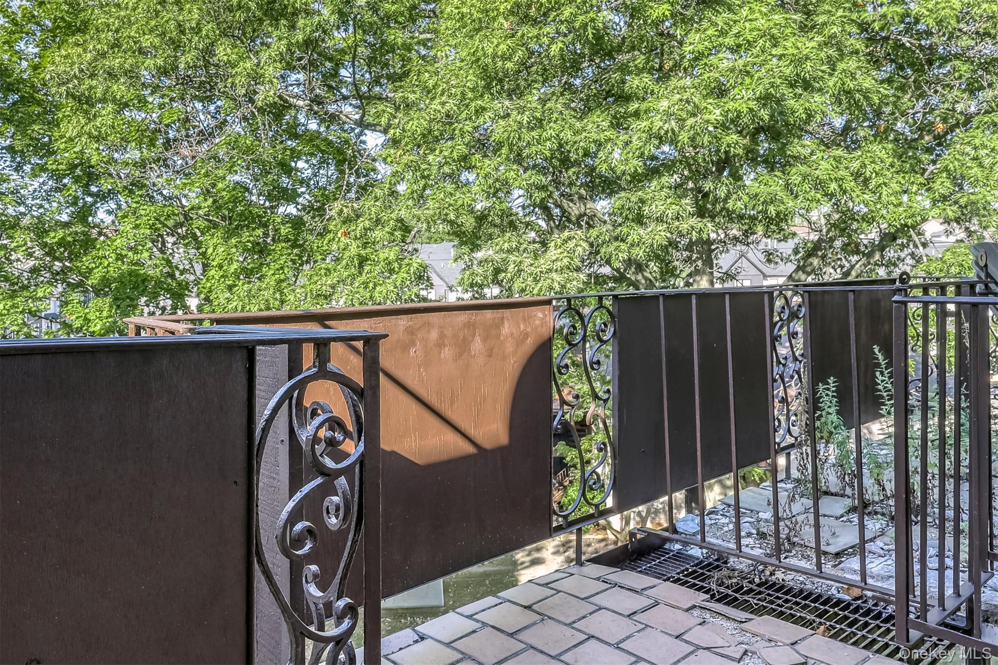 220 Kearsing Parkway # F, Monsey, NY 10952