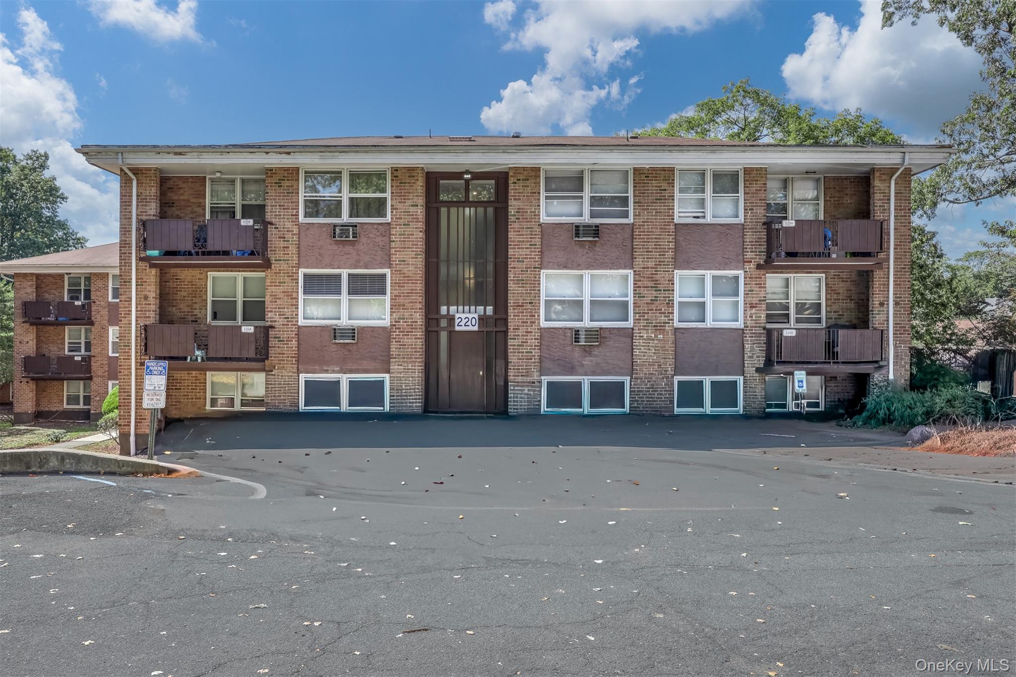 220 Kearsing Parkway # F, Monsey, NY 10952