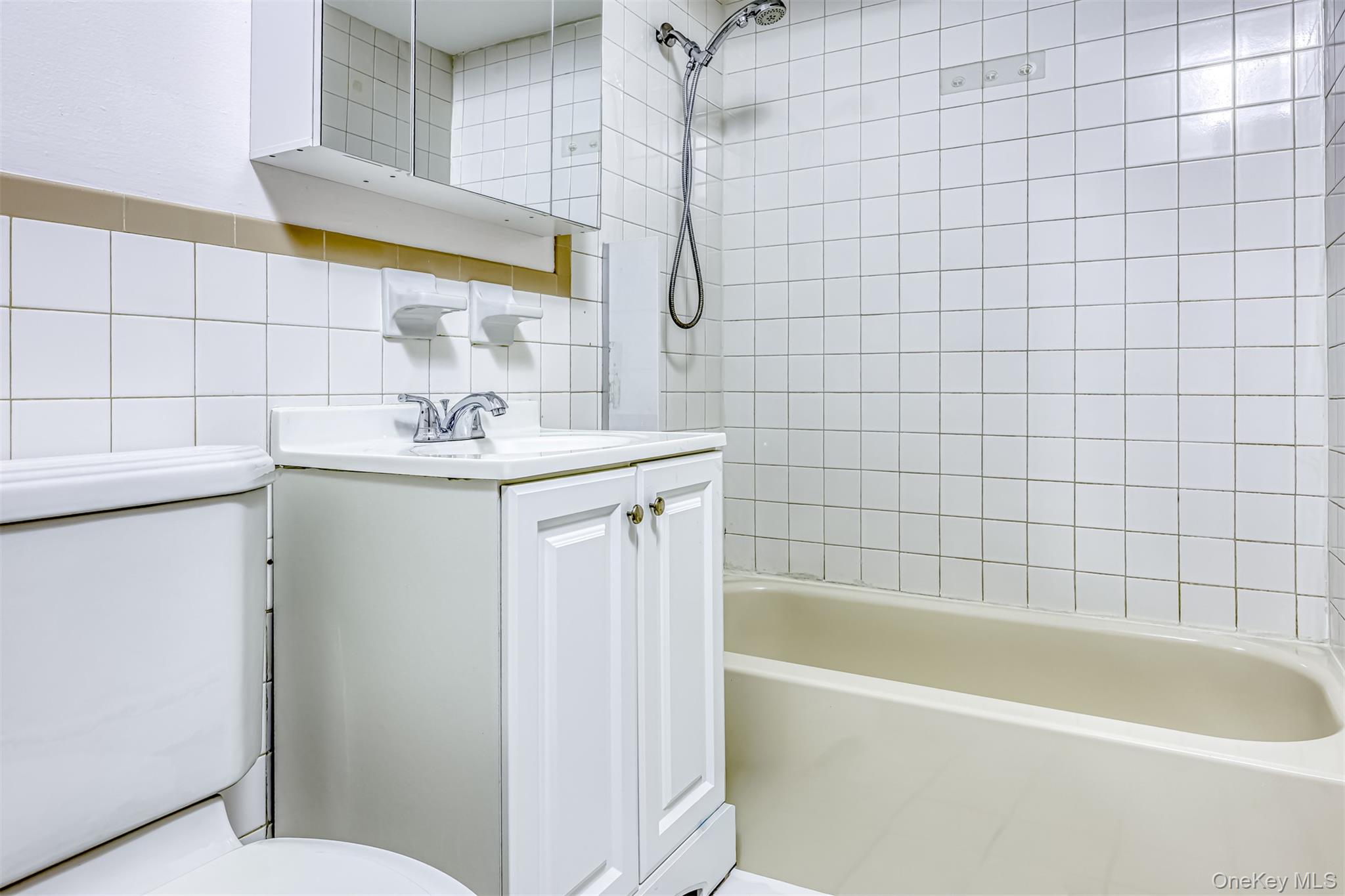 220 Kearsing Parkway # F, Monsey, NY 10952