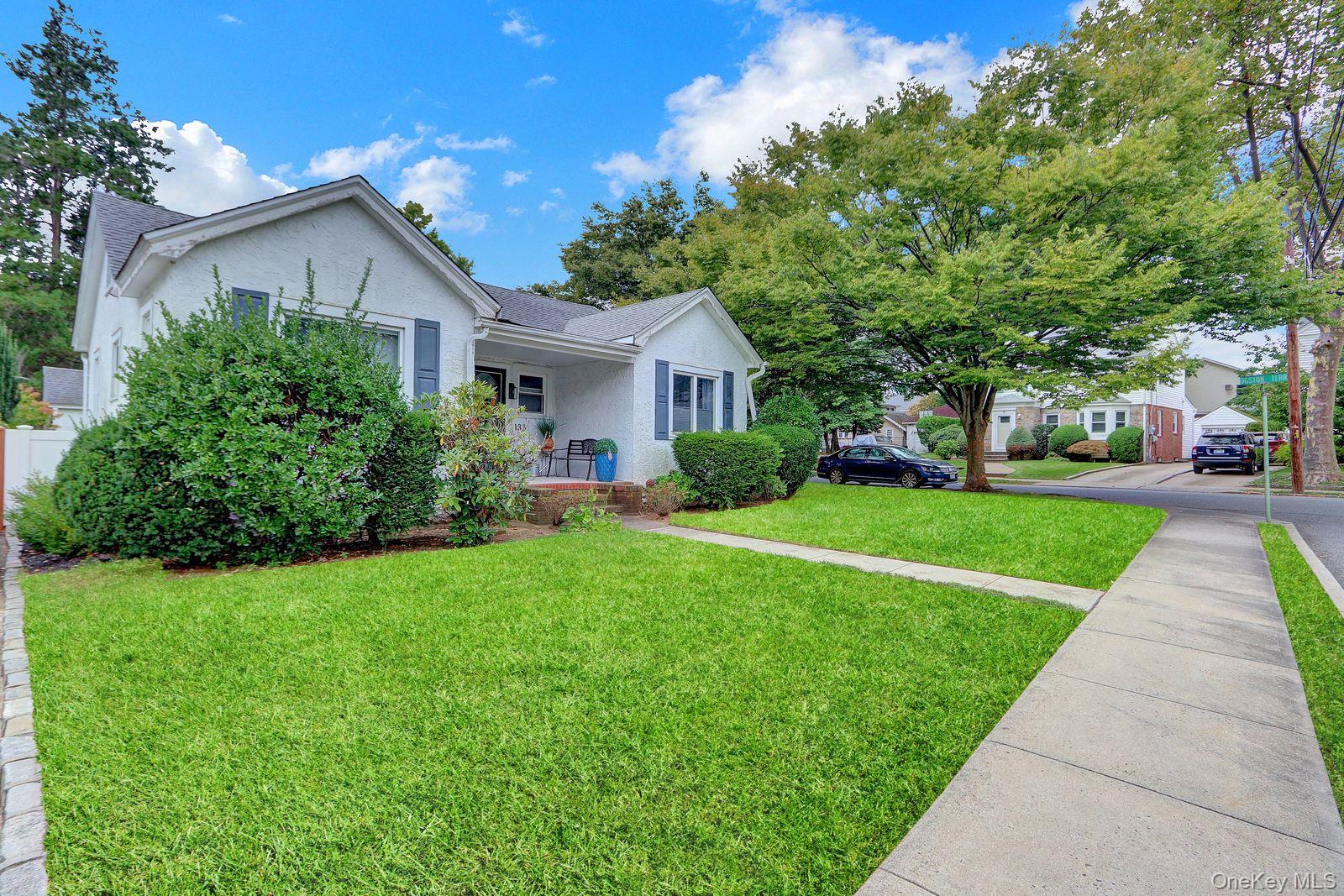 133 Nassau Avenue, Malverne, NY 11565