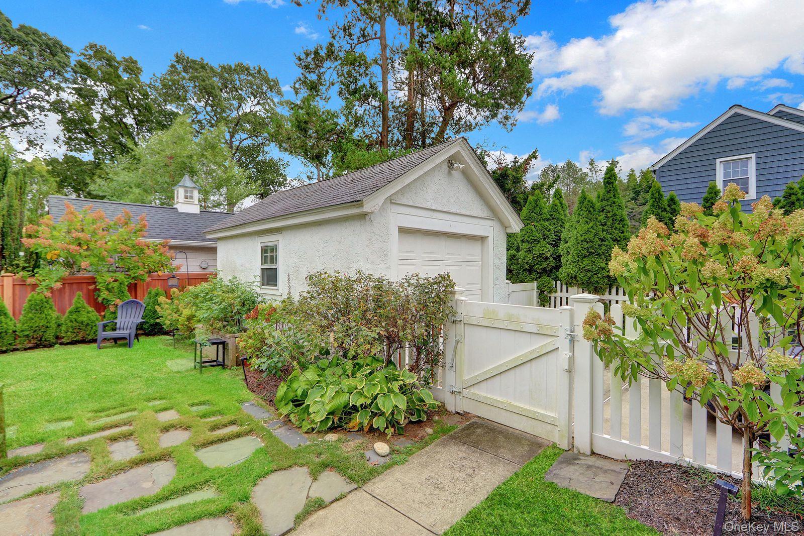 133 Nassau Avenue, Malverne, NY 11565