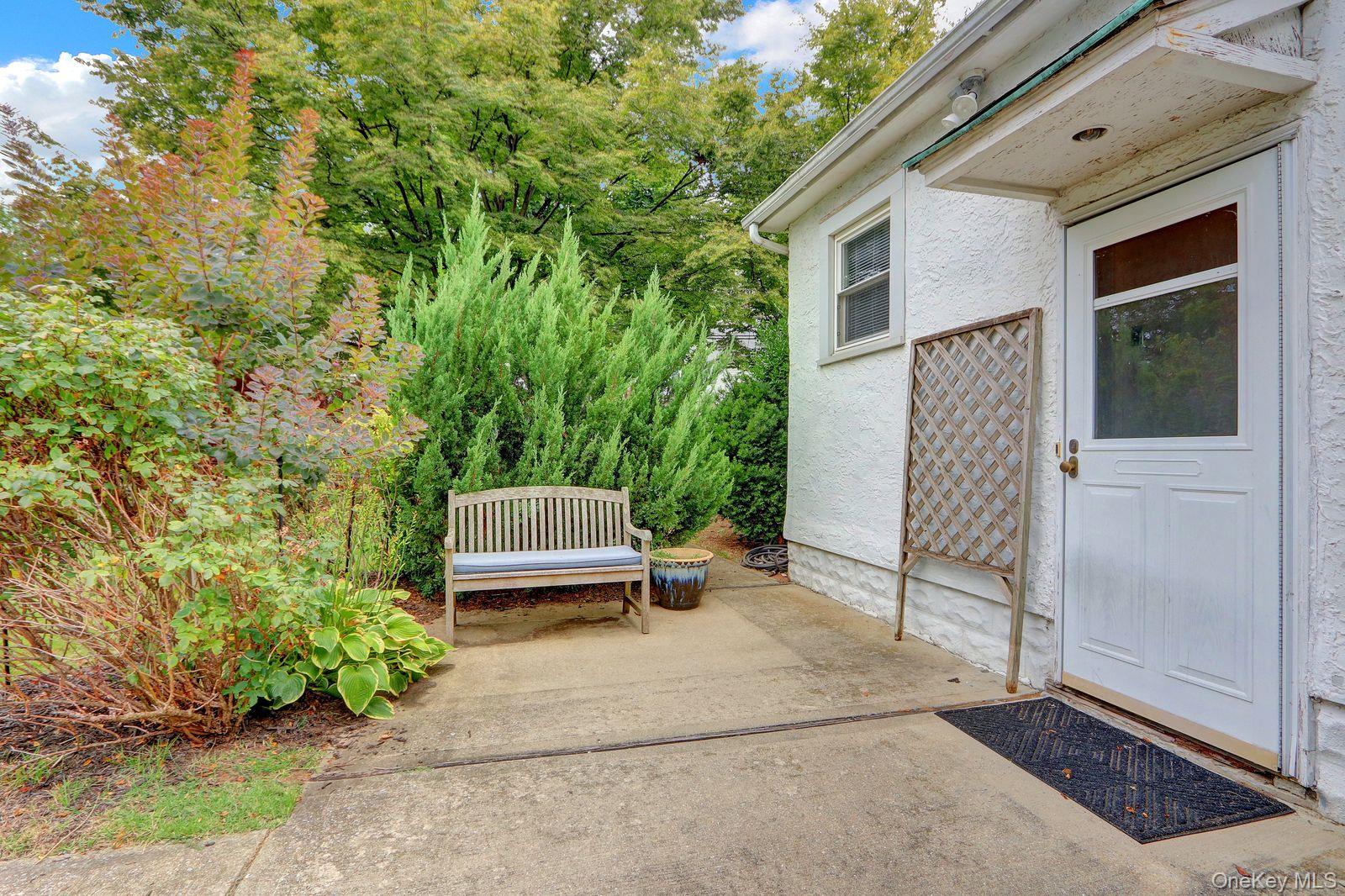 133 Nassau Avenue, Malverne, NY 11565