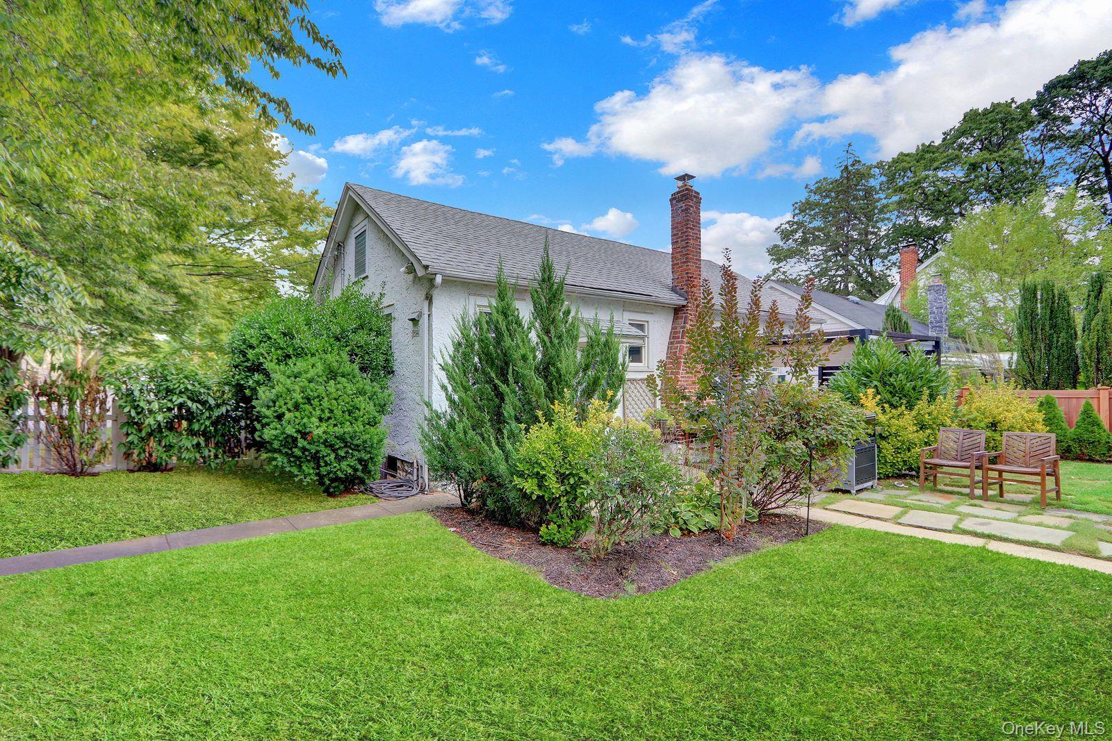 133 Nassau Avenue, Malverne, NY 11565