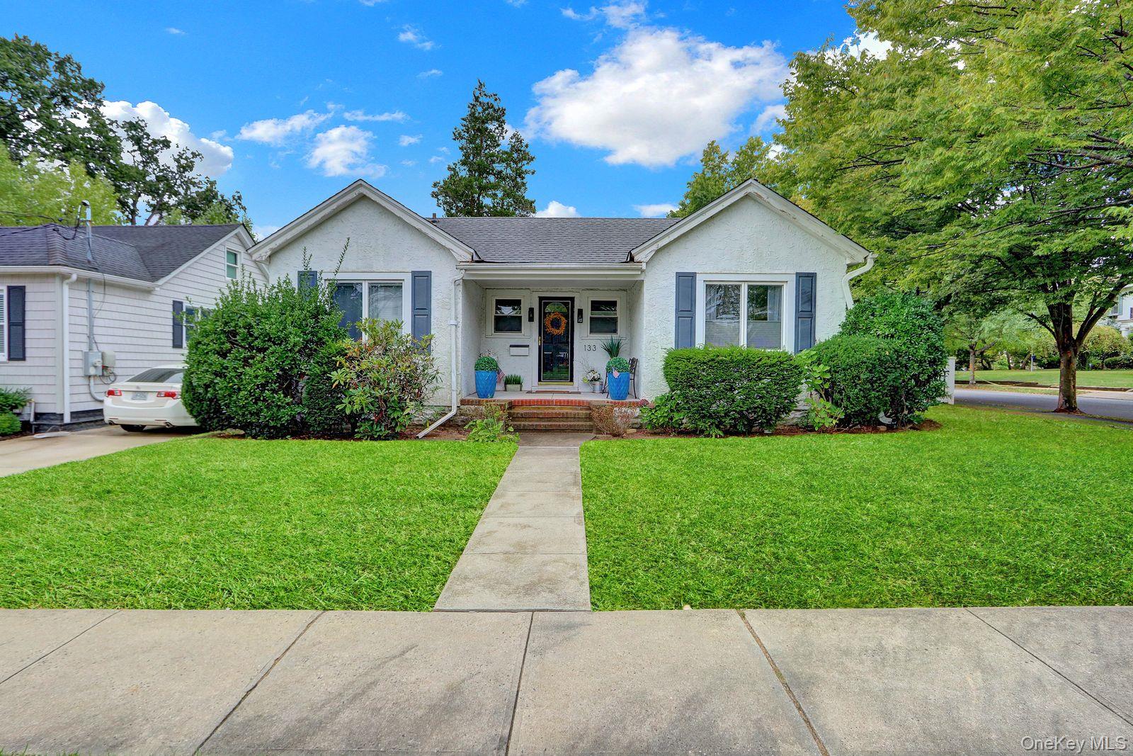 133 Nassau Avenue, Malverne, NY 11565
