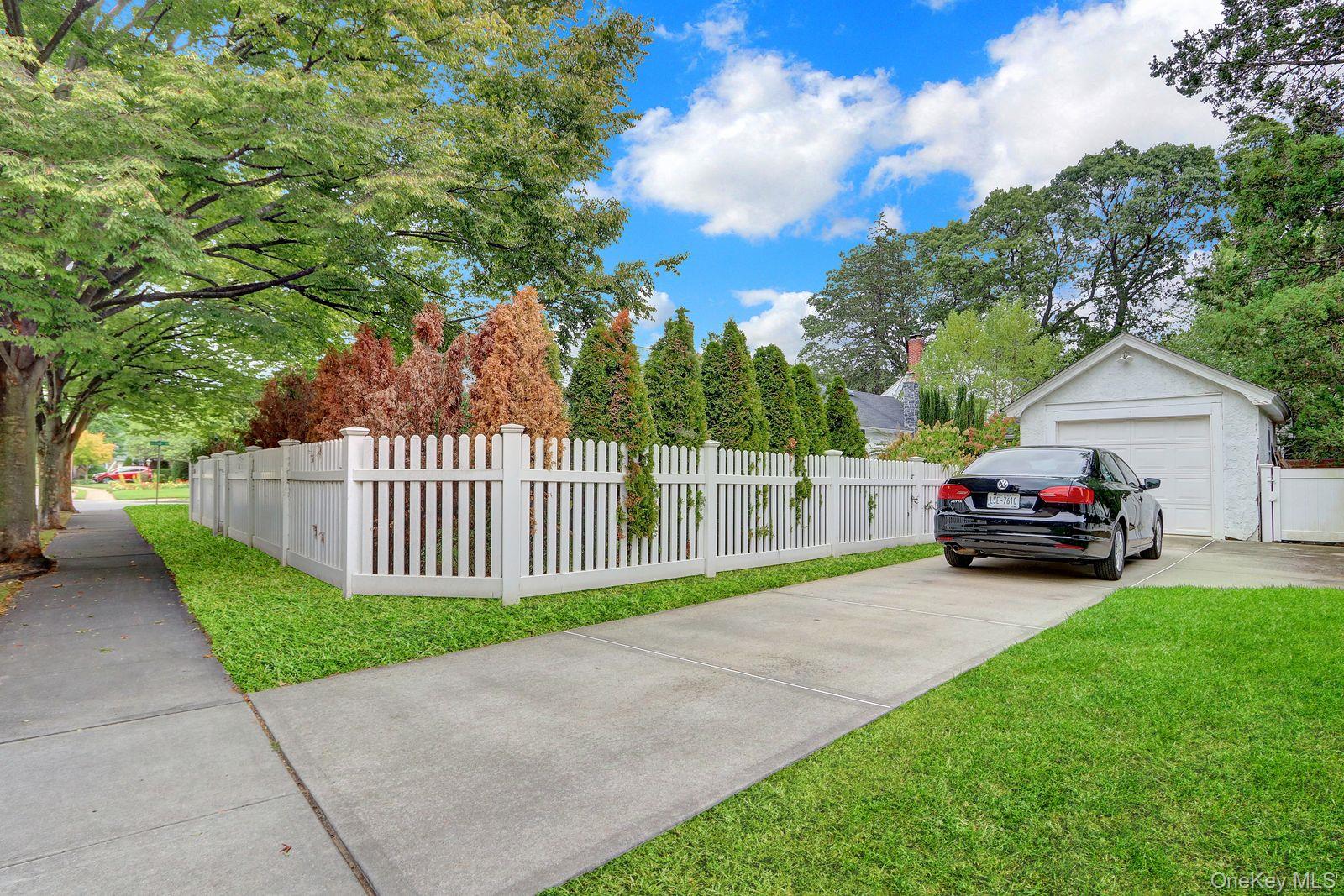 133 Nassau Avenue, Malverne, NY 11565