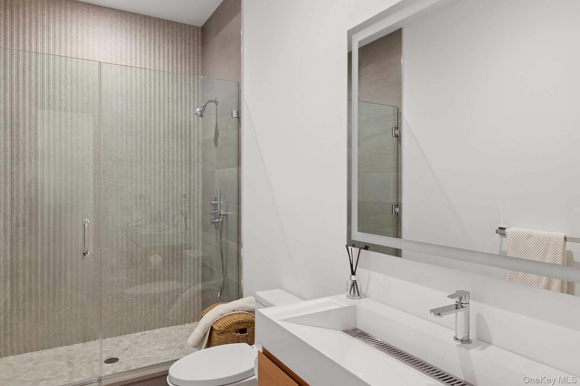 23 Peach Farm Lane, East Hampton, NY 11937