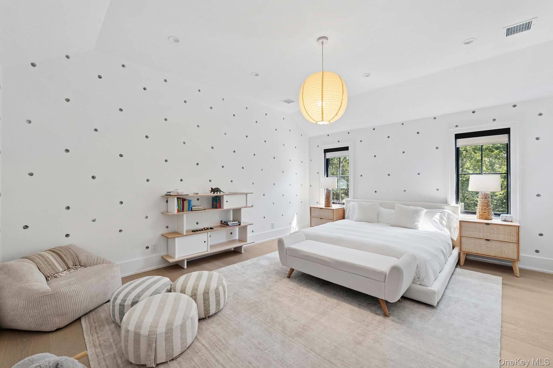 23 Peach Farm Lane, East Hampton, NY 11937