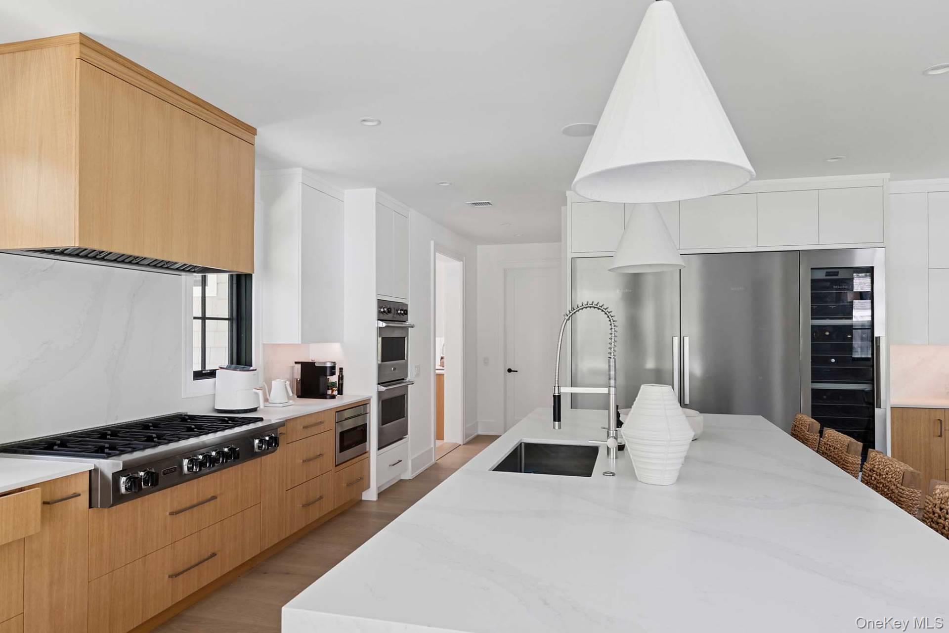 23 Peach Farm Lane, East Hampton, NY 11937