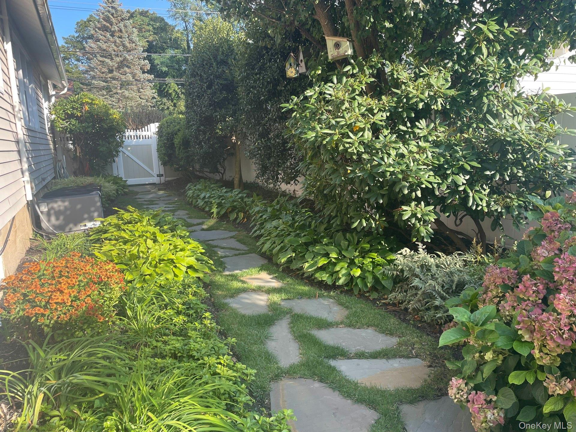 258 Grant Avenue, Islip, NY 11751