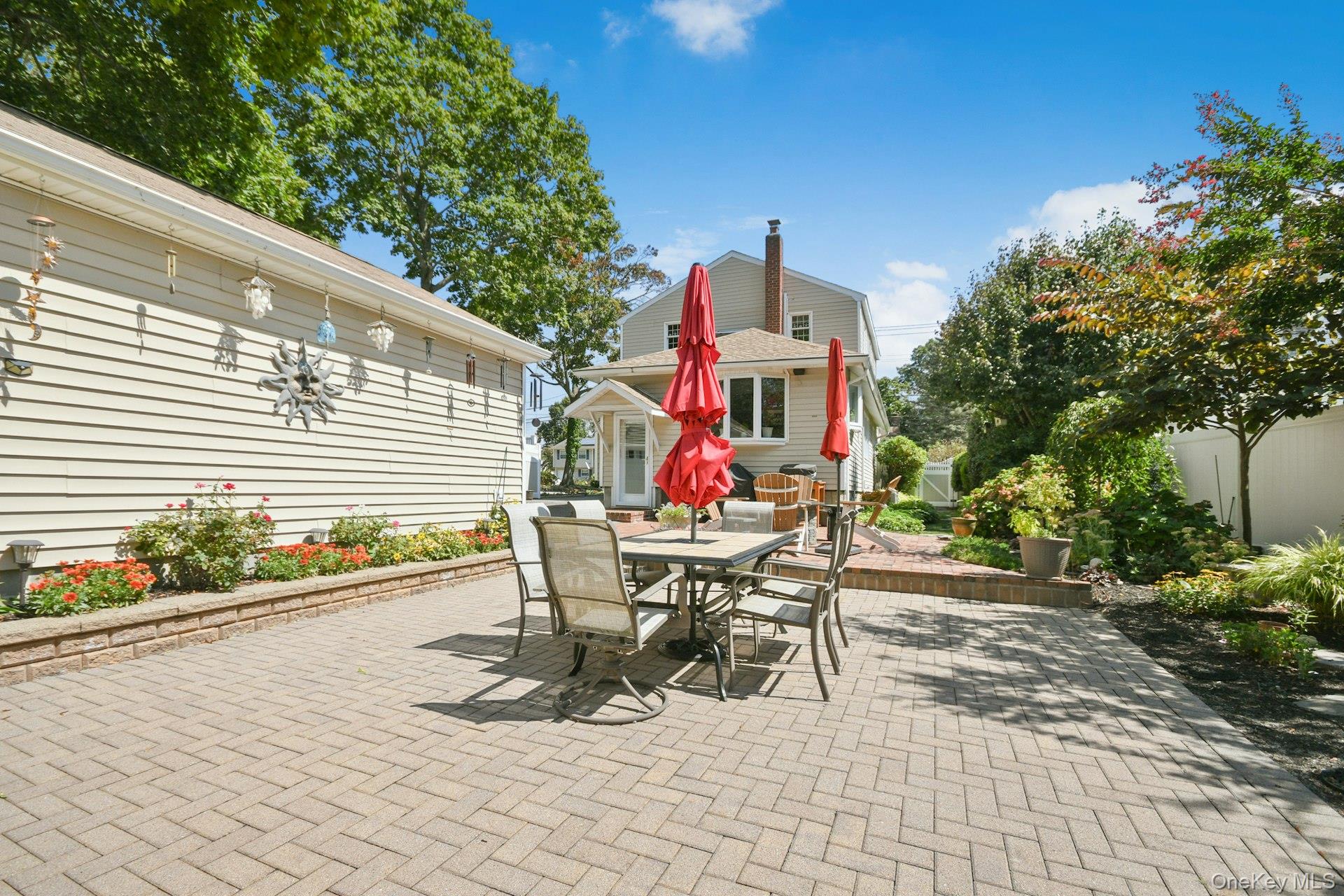 258 Grant Avenue, Islip, NY 11751