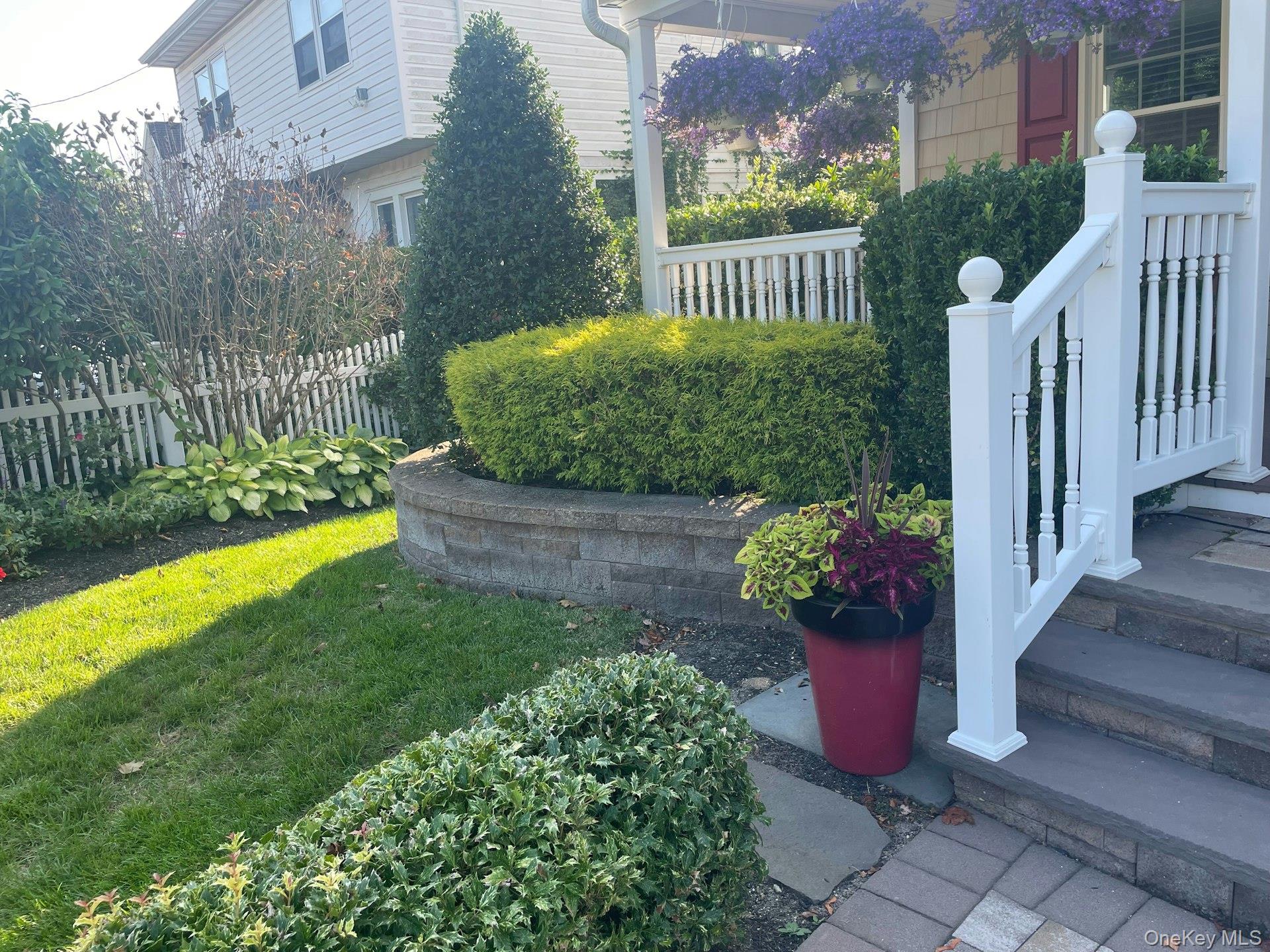 258 Grant Avenue, Islip, NY 11751