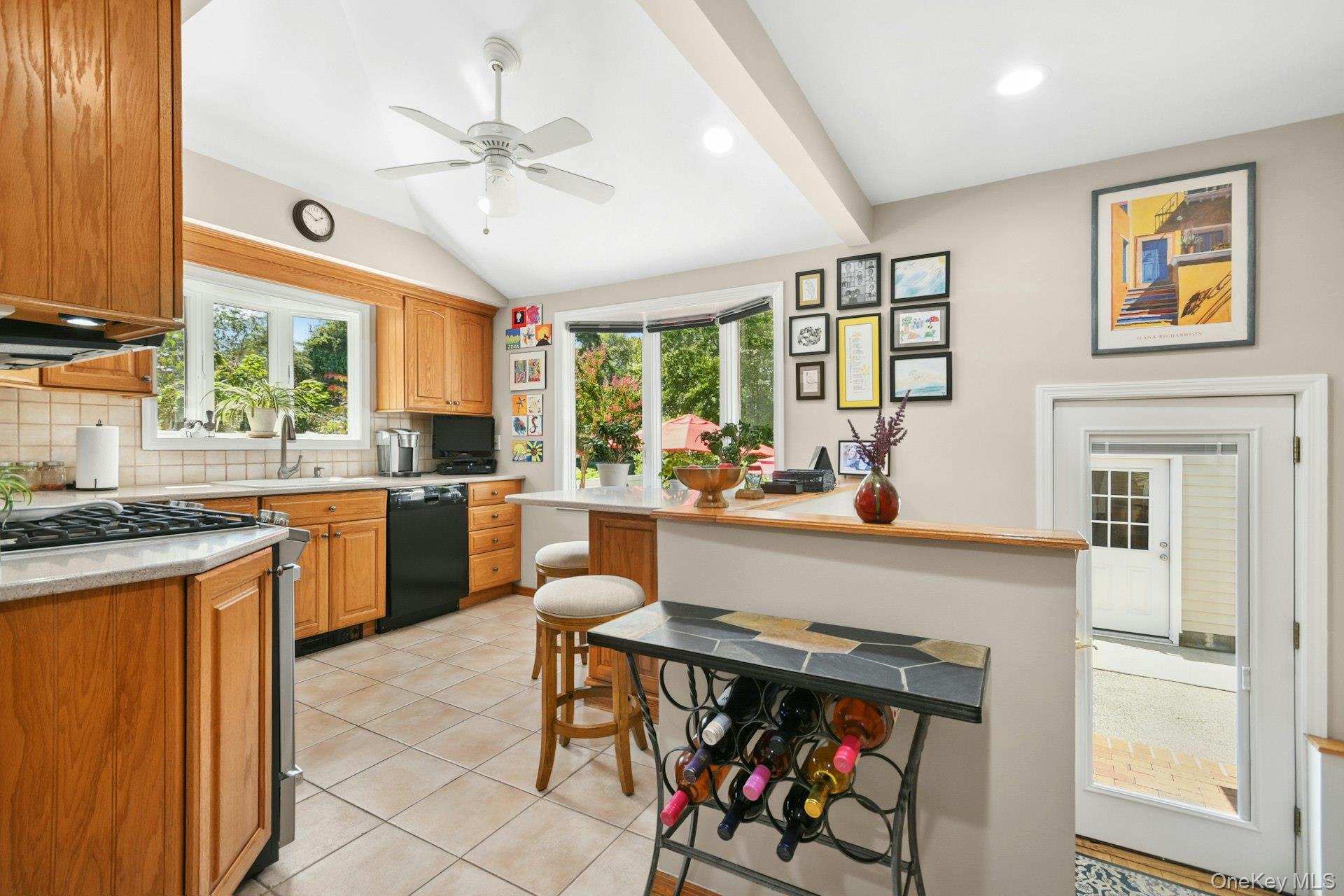 258 Grant Avenue, Islip, NY 11751