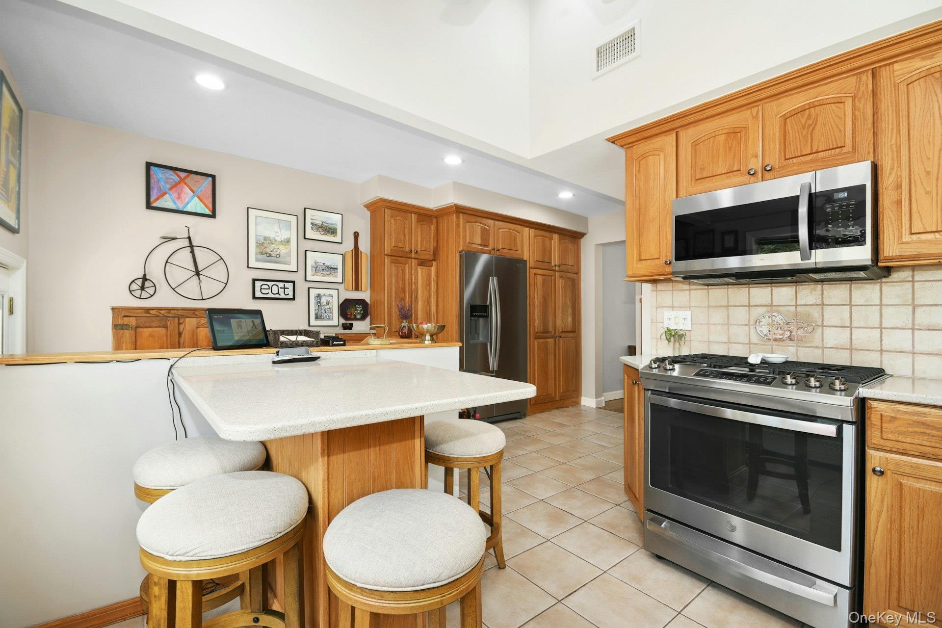 258 Grant Avenue, Islip, NY 11751