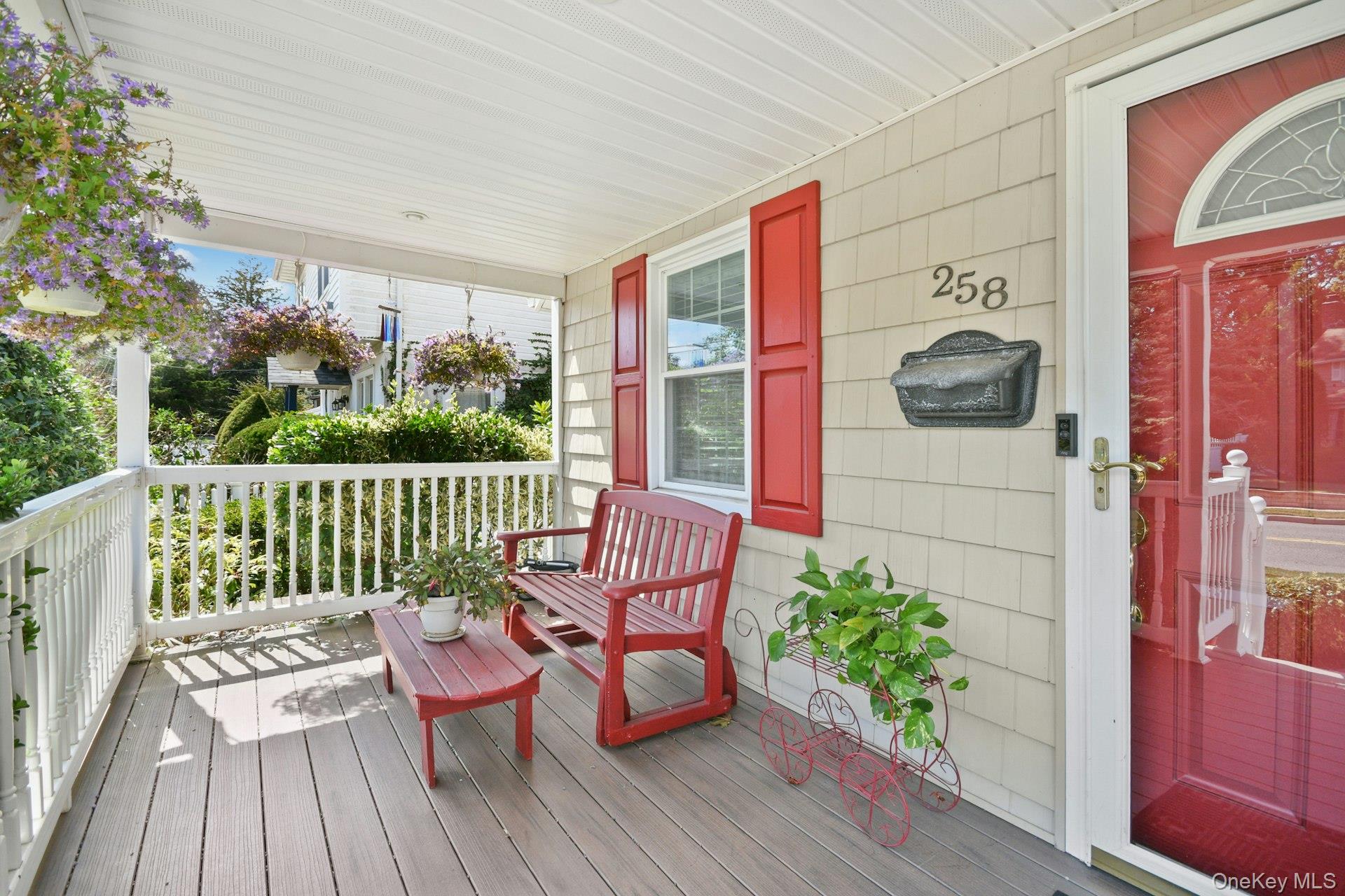 258 Grant Avenue, Islip, NY 11751