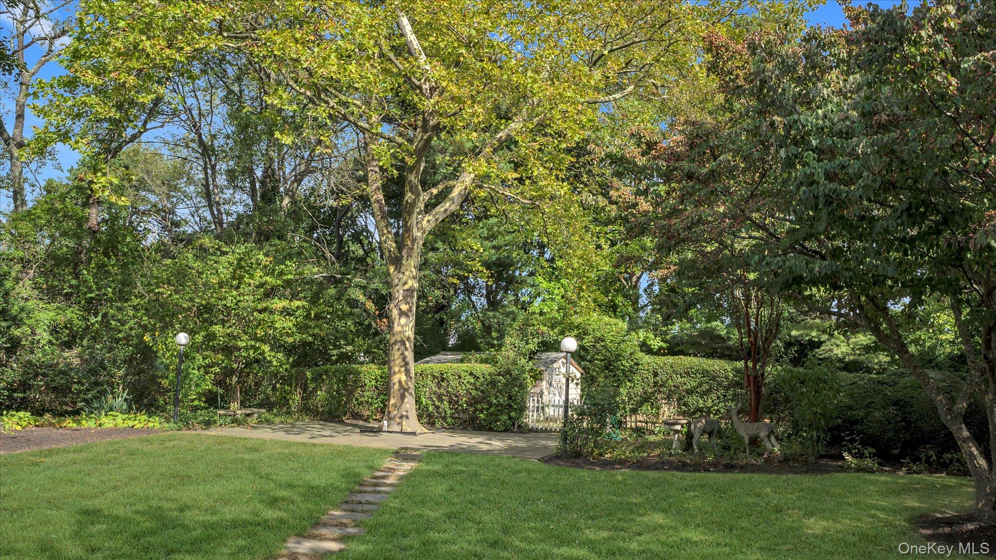 13 New Hampshire Avenue, Bay Shore, NY 11706