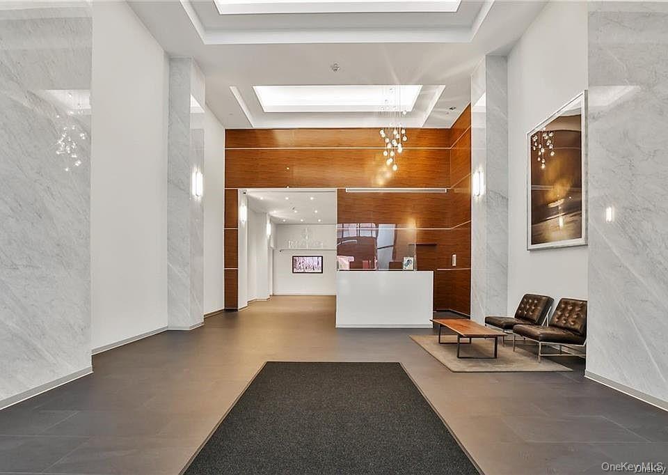 4 Martine Avenue # 1402, White Plains, NY 10606