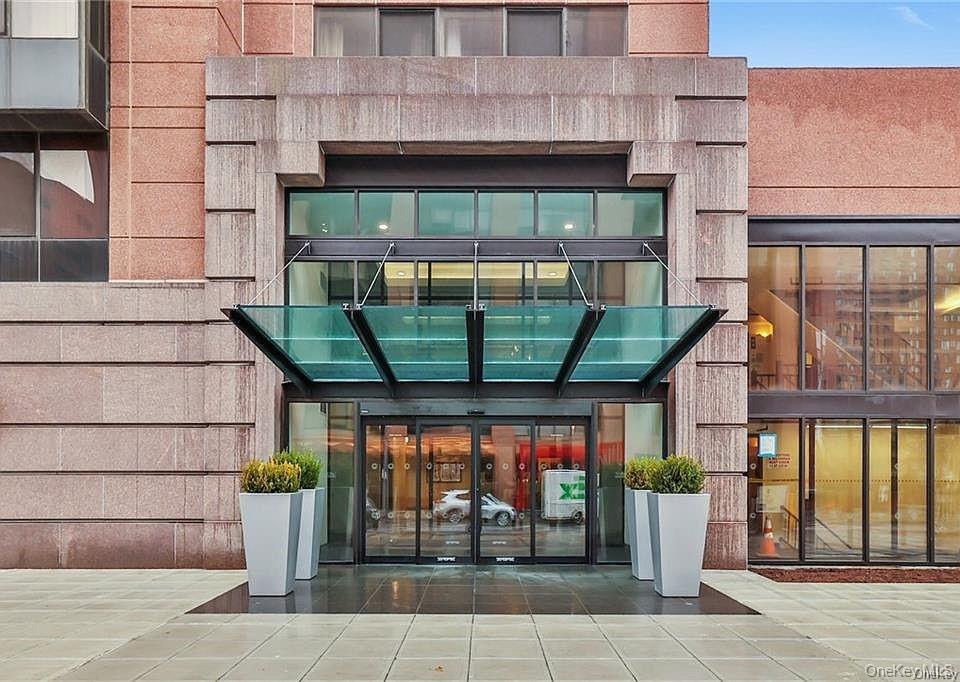 4 Martine Avenue # 1402, White Plains, NY 10606