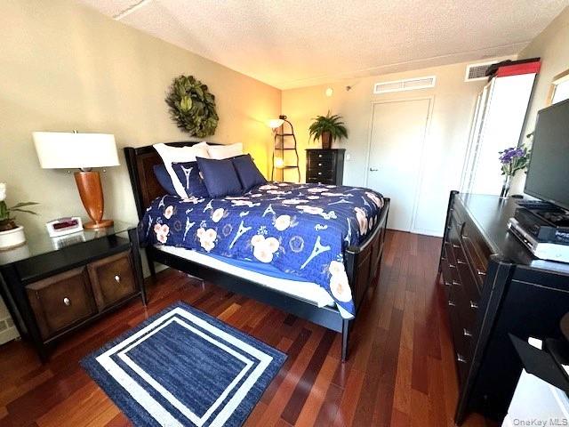 4 Martine Avenue # 1402, White Plains, NY 10606