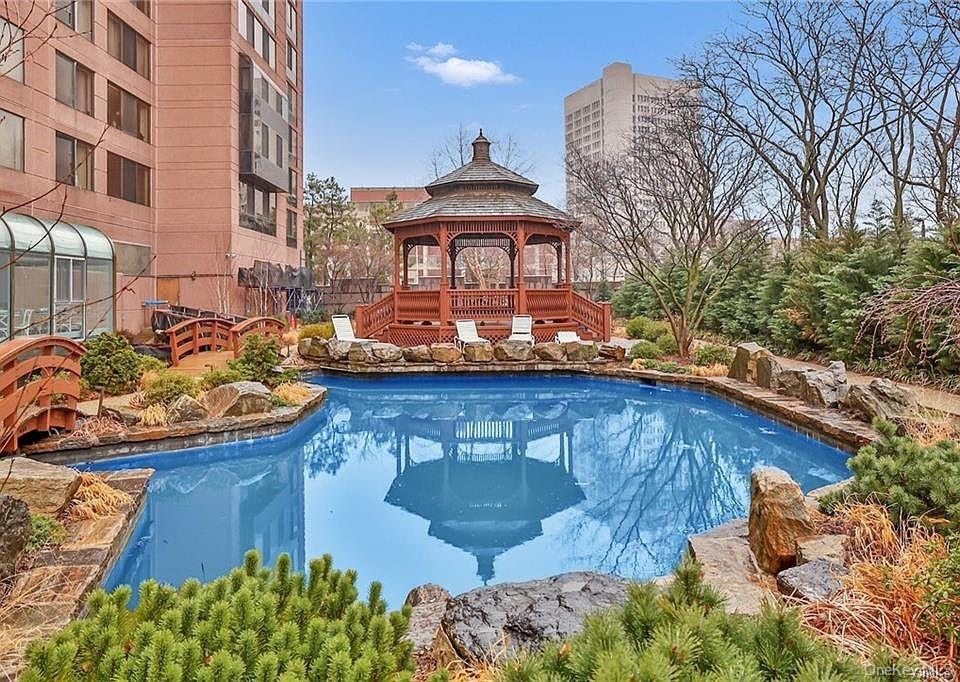 4 Martine Avenue # 1402, White Plains, NY 10606