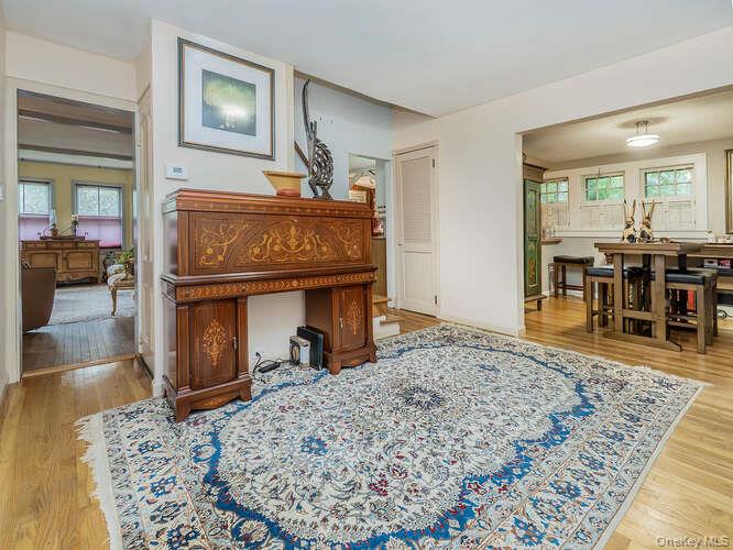 171 8th Avenue, Sea Cliff, NY 11579