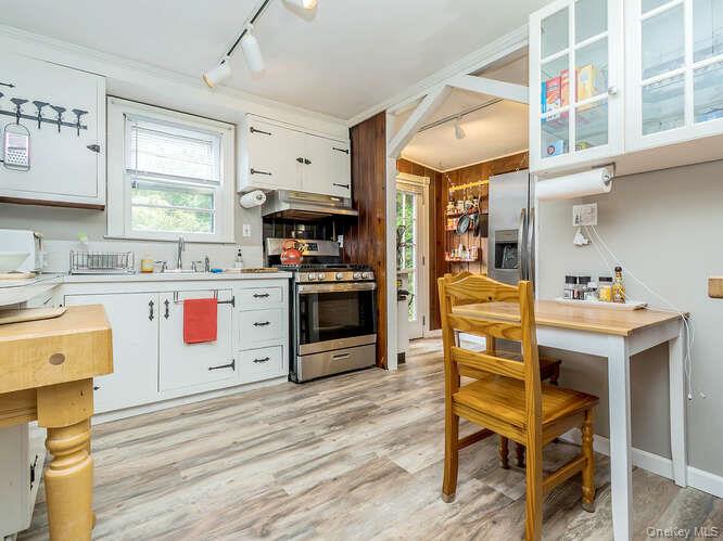 171 8th Avenue, Sea Cliff, NY 11579