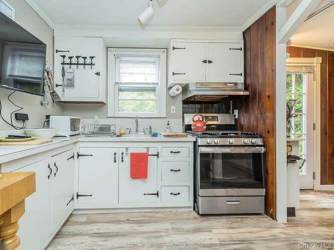 171 8th Avenue, Sea Cliff, NY 11579