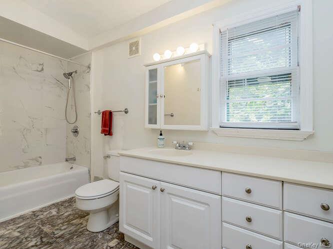 171 8th Avenue, Sea Cliff, NY 11579