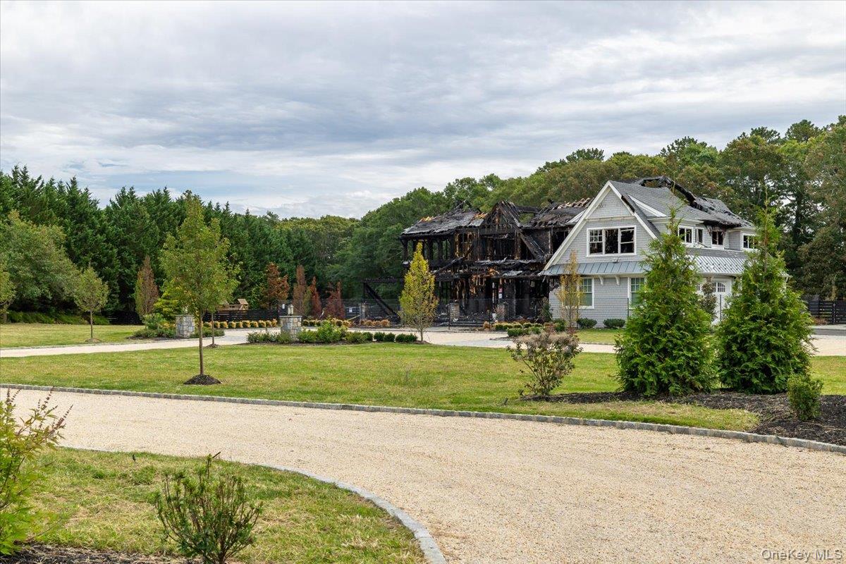 1535 Middle Road, Calverton, NY 11933